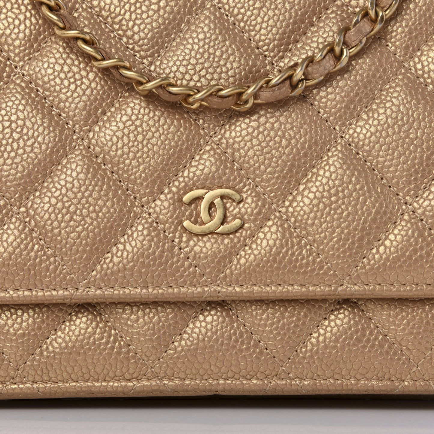 Pearly Caviar Quilted Wallet On Chain WOC Gold