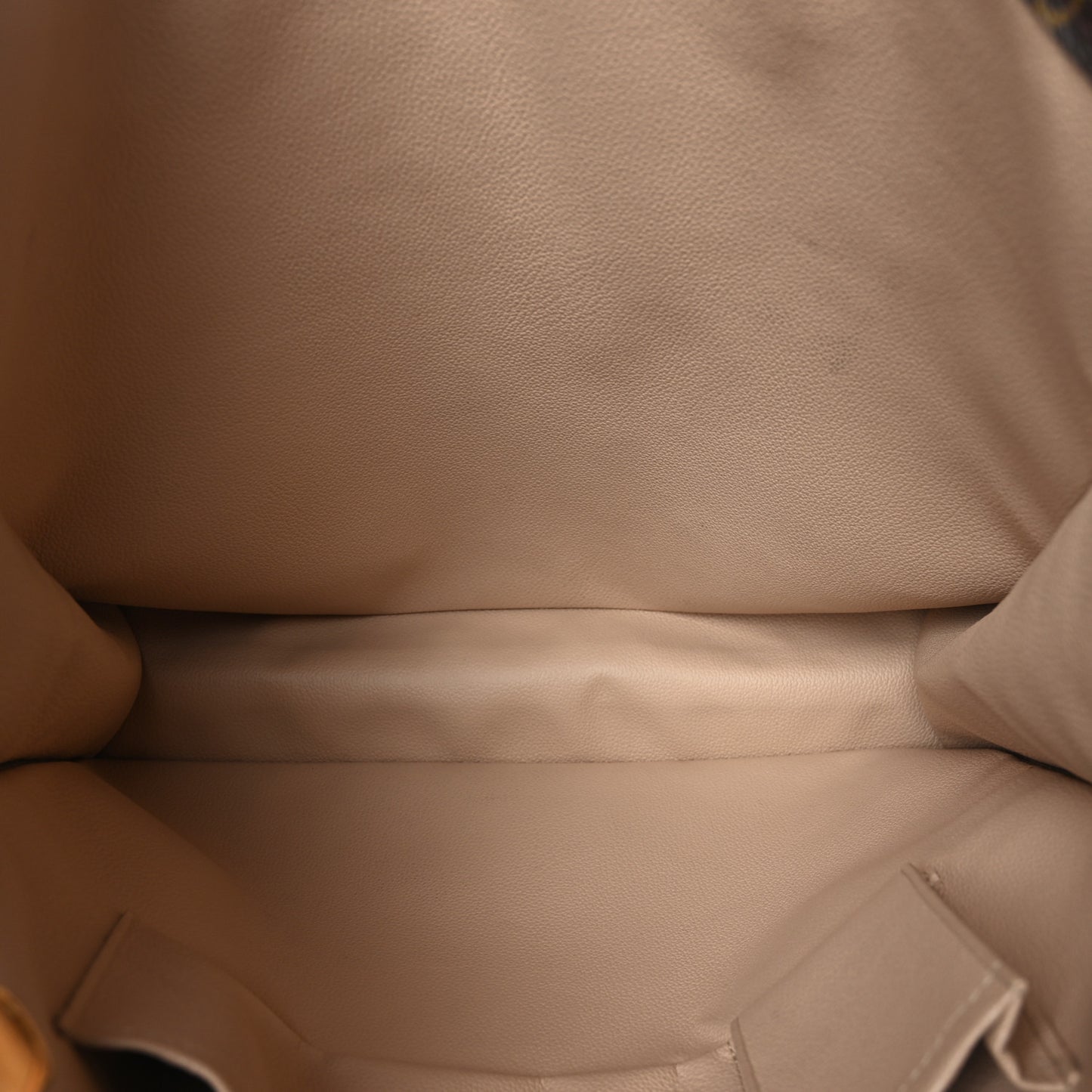 Monogram Sac Plat