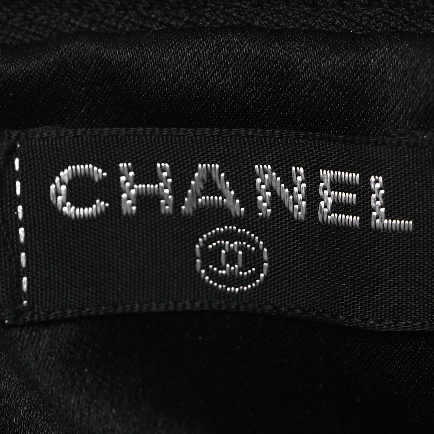 Chanel Silk Eyelid Sleeping Mask Black 5 of 8