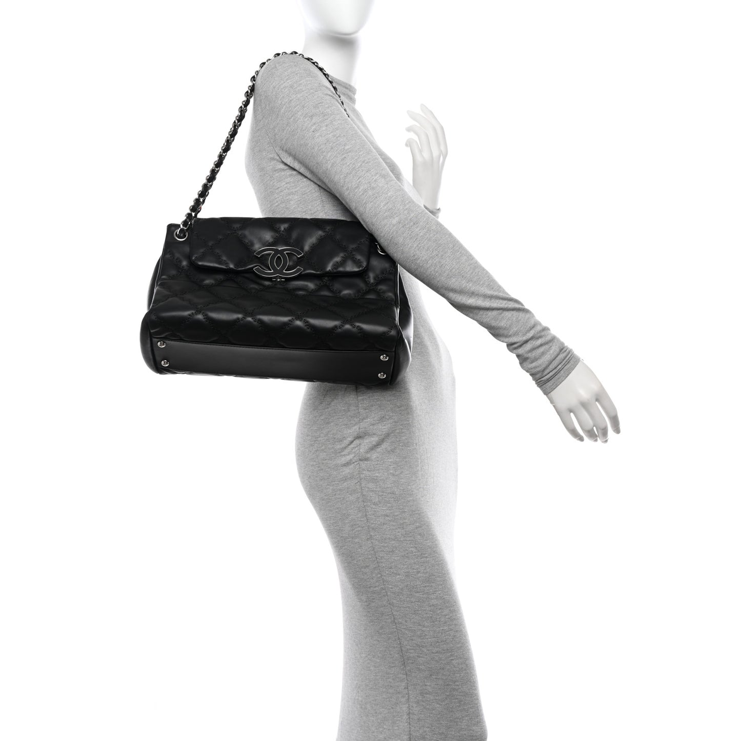 Calfskin Double Stitch Large Hamptons Flap Bag Black