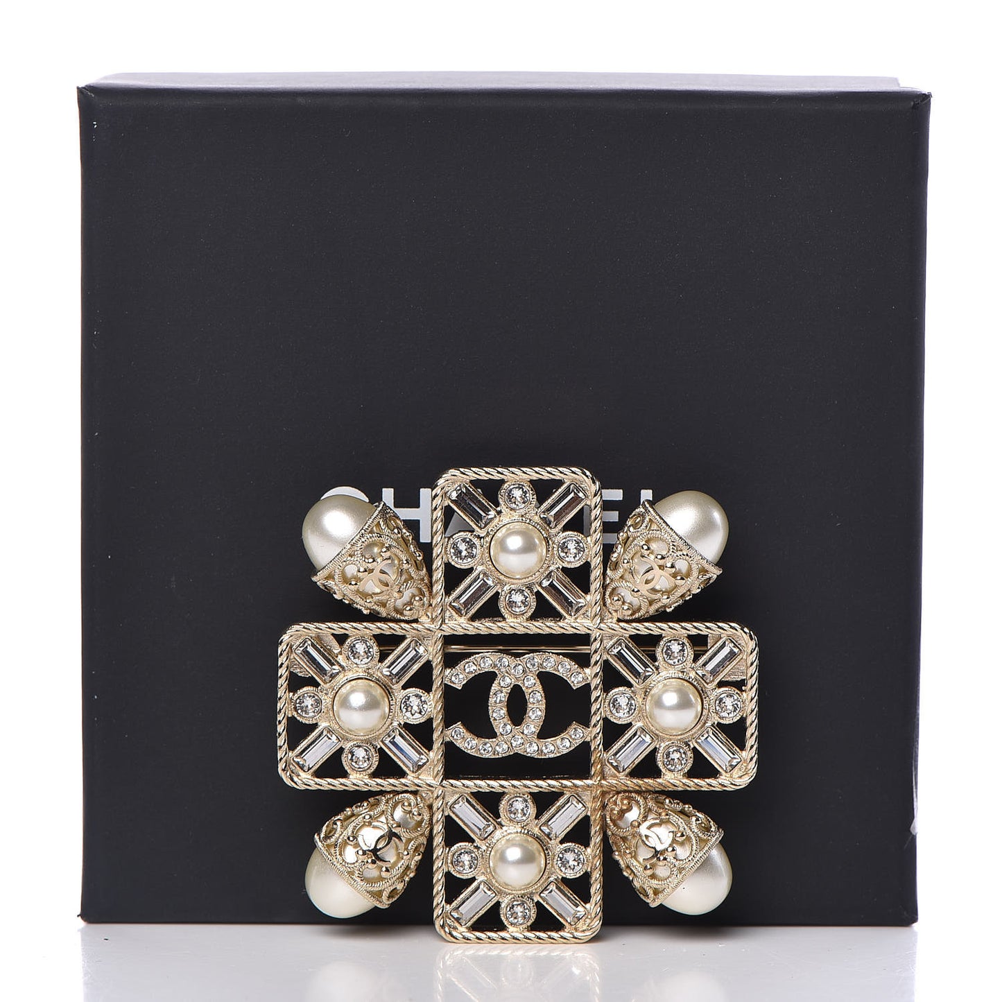 Pearl Baguette Crystal Sparkling Pearls CC Brooch White Light Gold