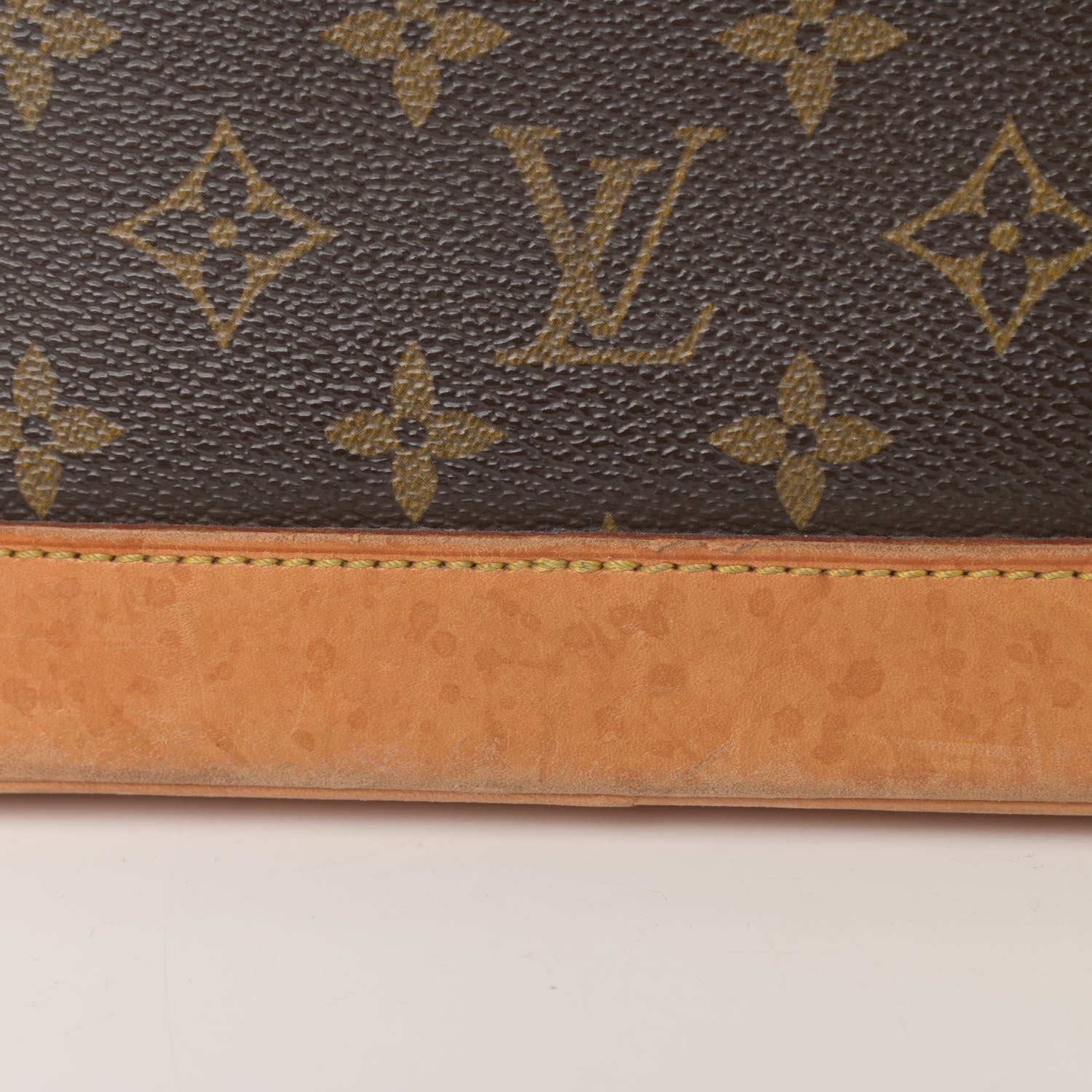 Louis Vuitton Monogram Alma PM 13 of 19