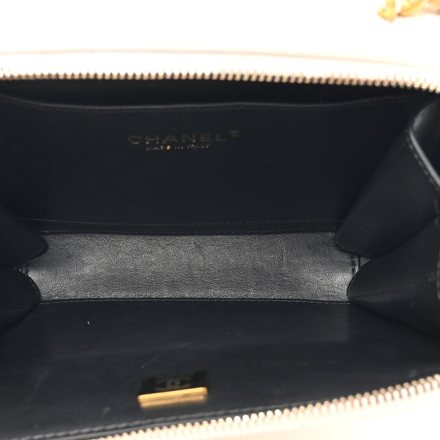 Caviar Quilted Small Pick Me Up Vanity Case White