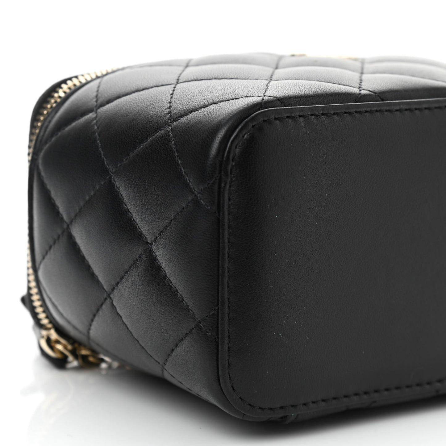 Lambskin Quilted Small Top Handle Vanity Case With Chain Black