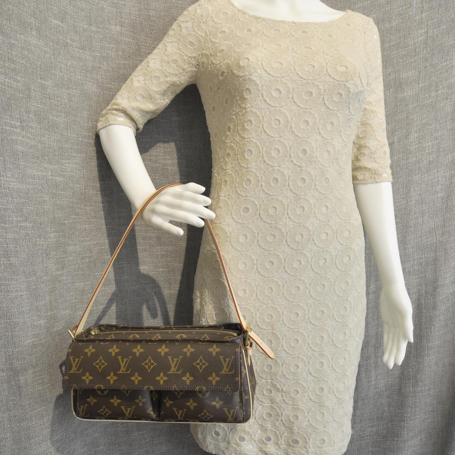 Louis Vuitton Monogram Viva-Cite MM 3 of 8