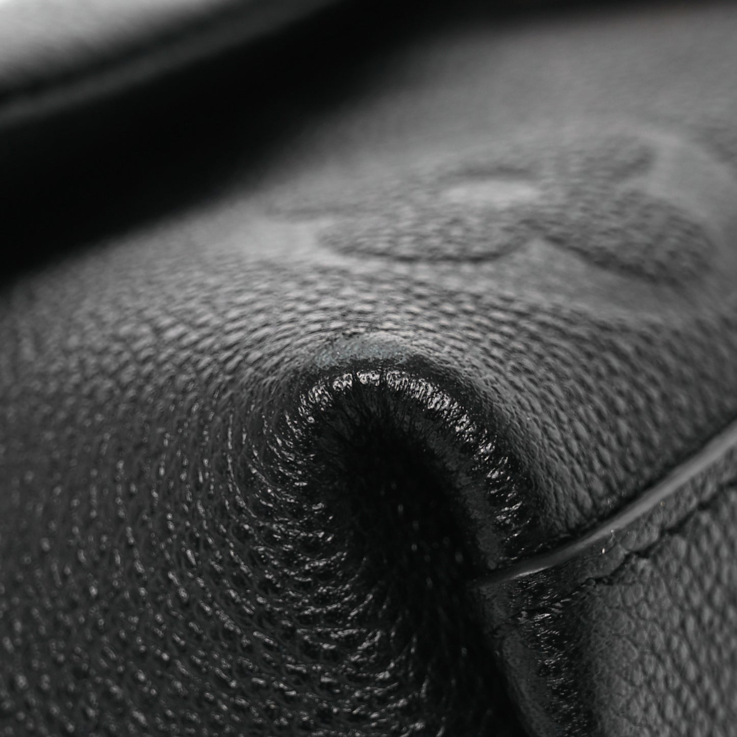 Empreinte Monogram Giant Madeleine BB Black Beige