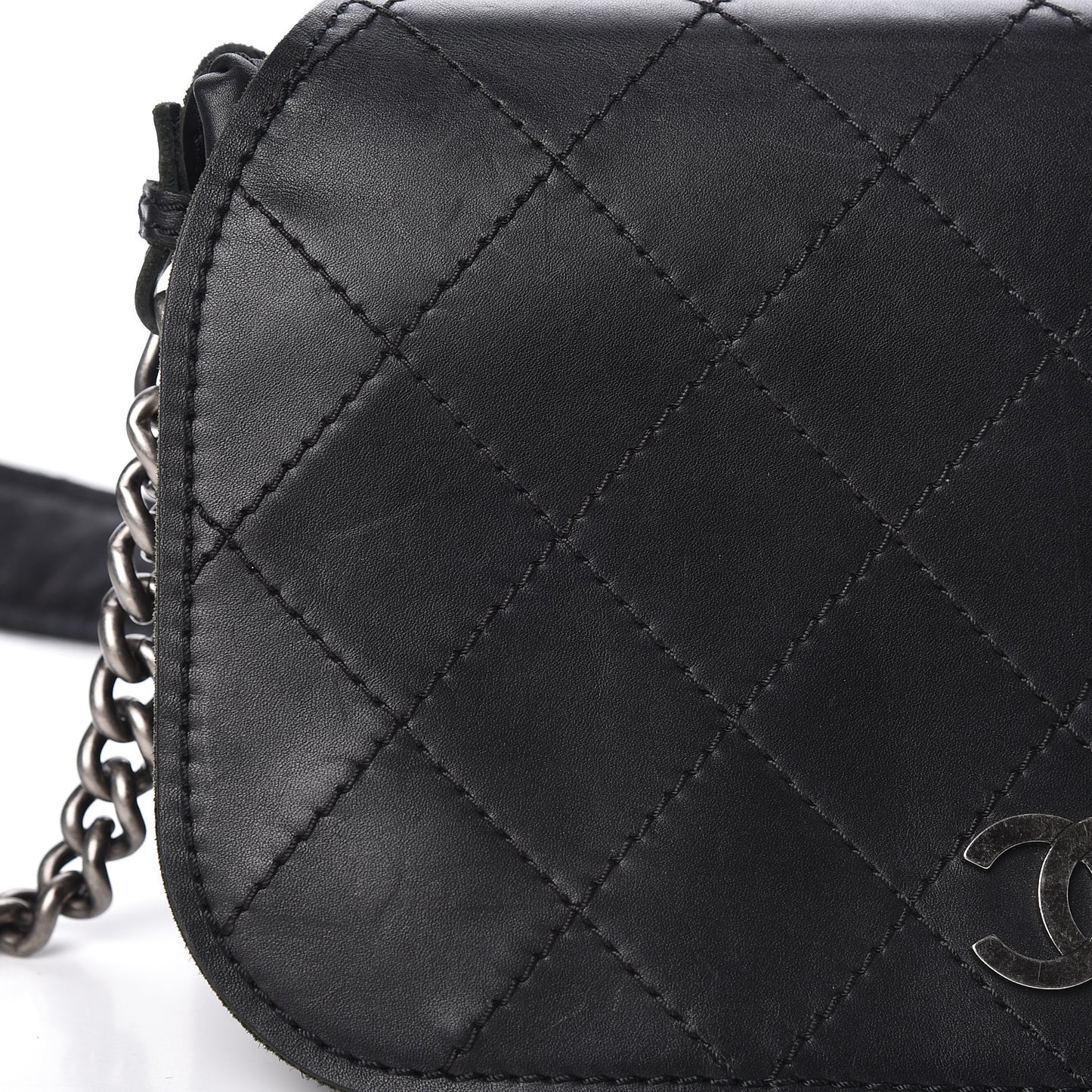 Calfskin Stitched Small Highlander Messenger Black