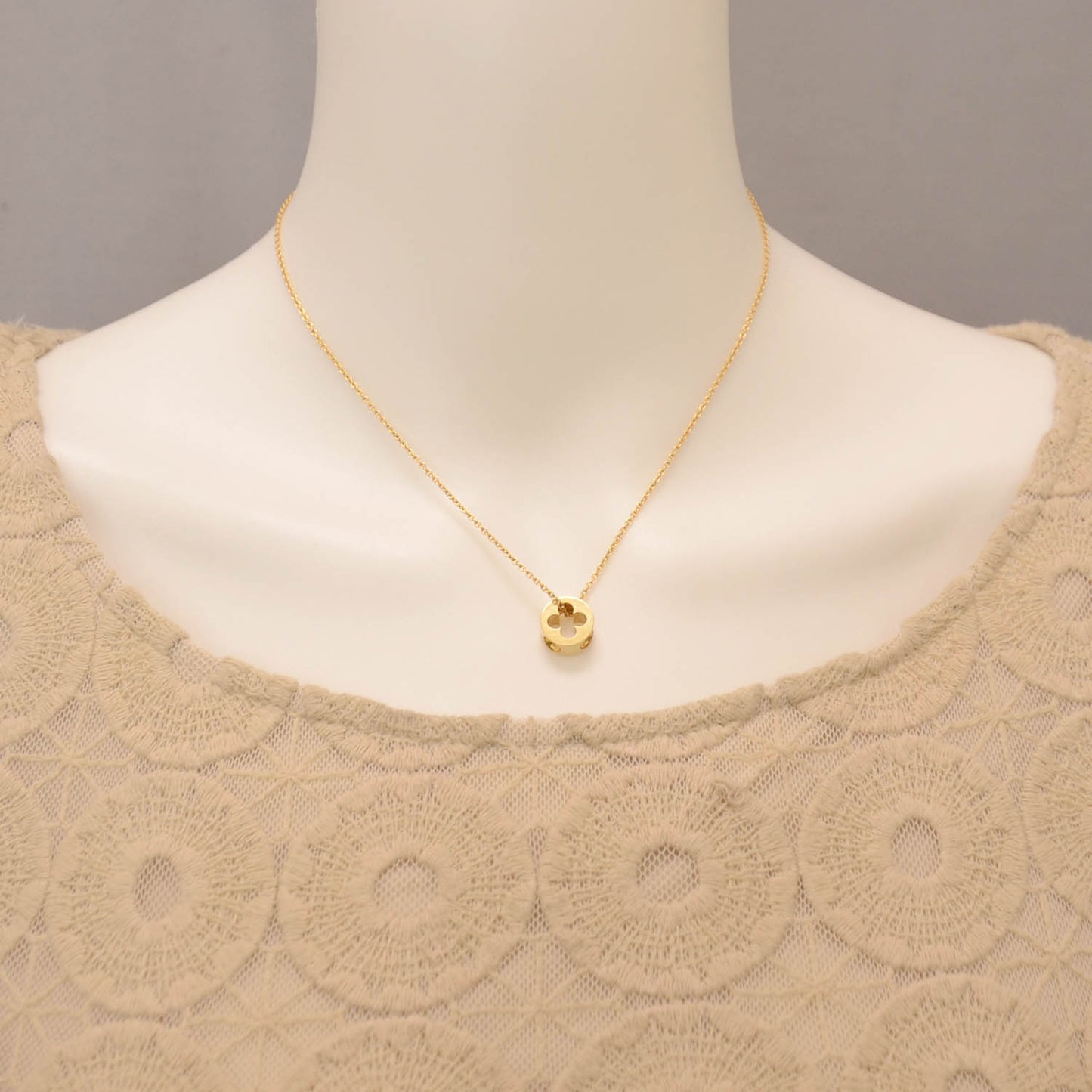 18K Yellow Gold Empreinte Pendant Necklace