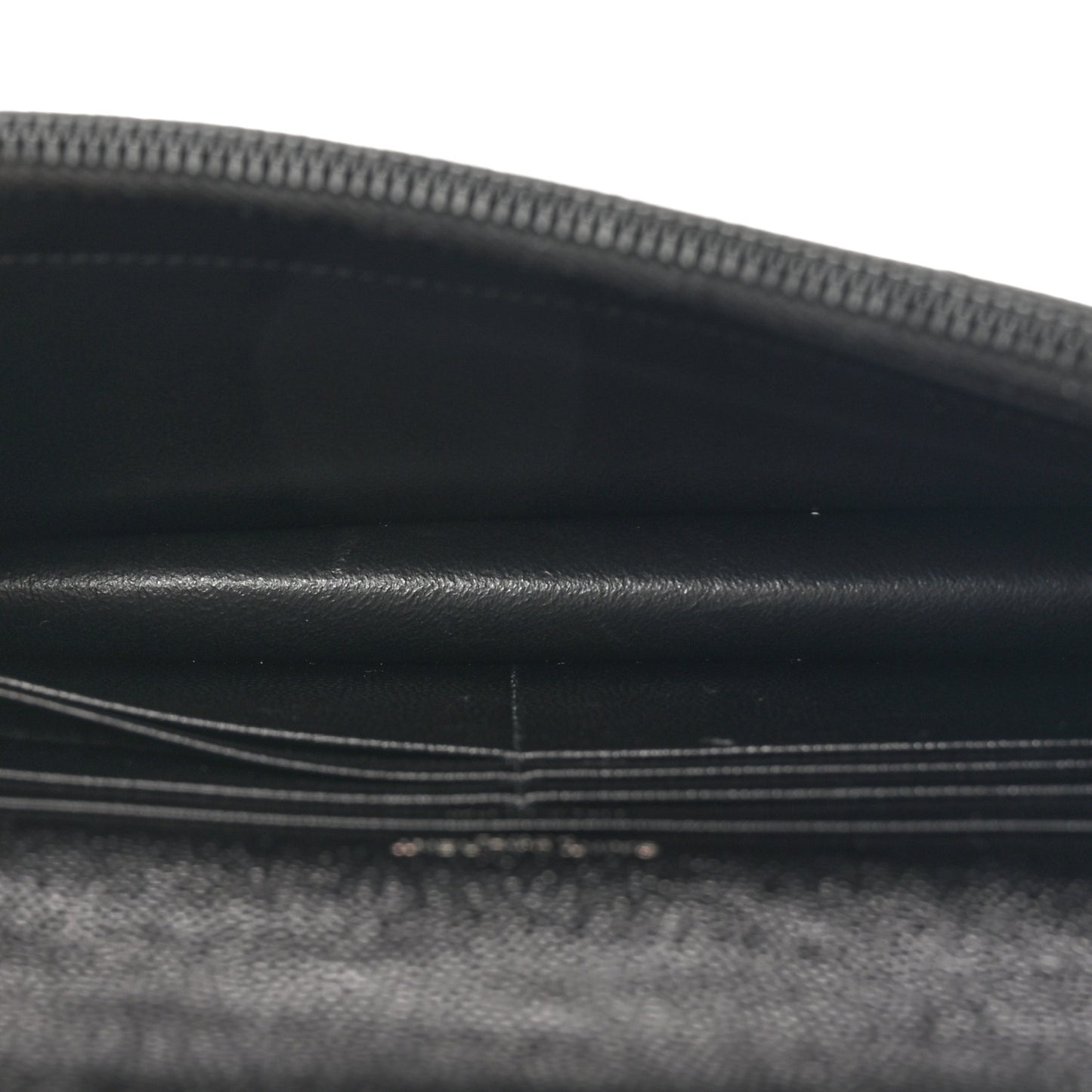 Grain De Poudre Matelasse Chevron Monogram Monochrome Envelope Chain Wallet Black