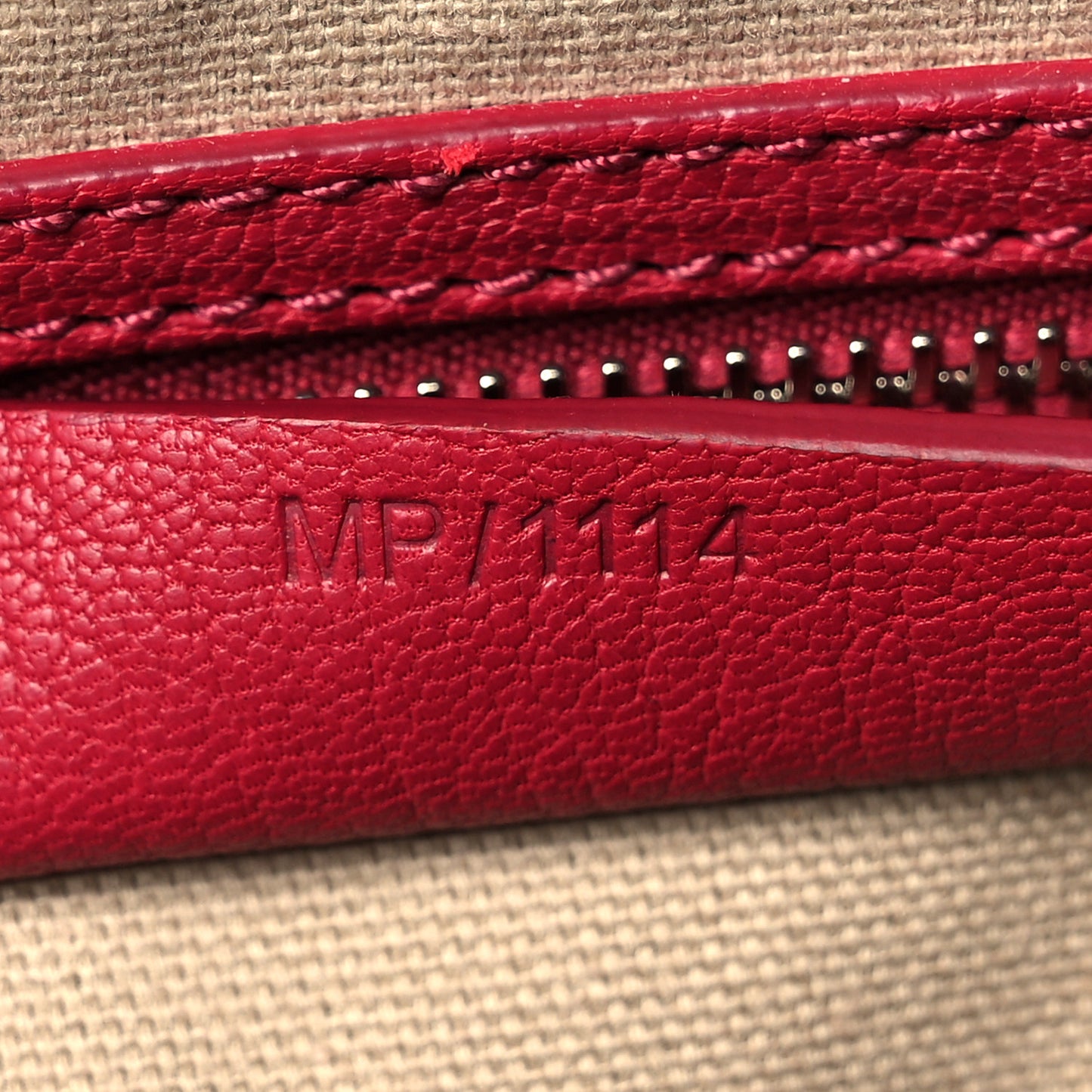 Sugar Goatskin Medium Antigona Red