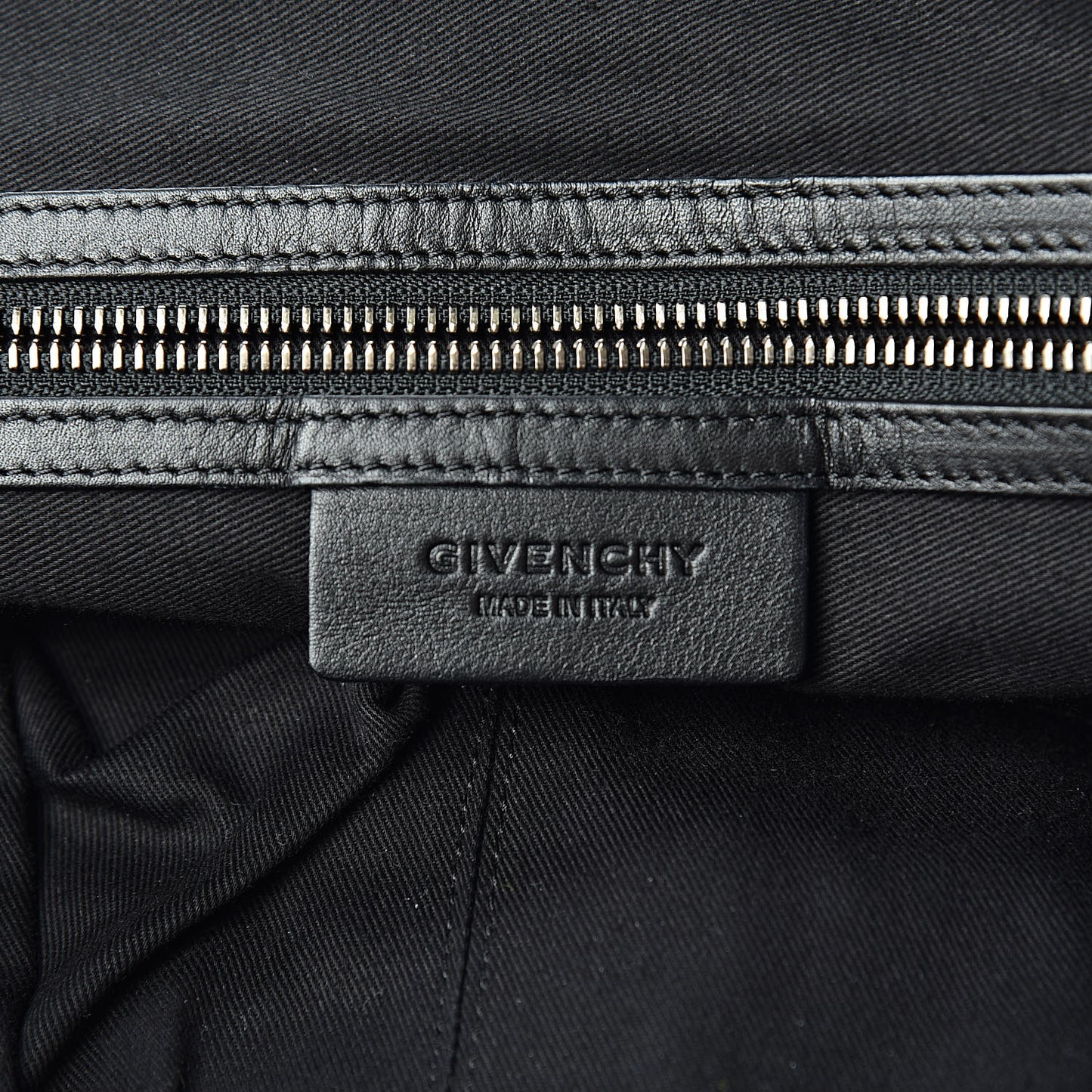 Textured Calfskin Medium Nightingale Black