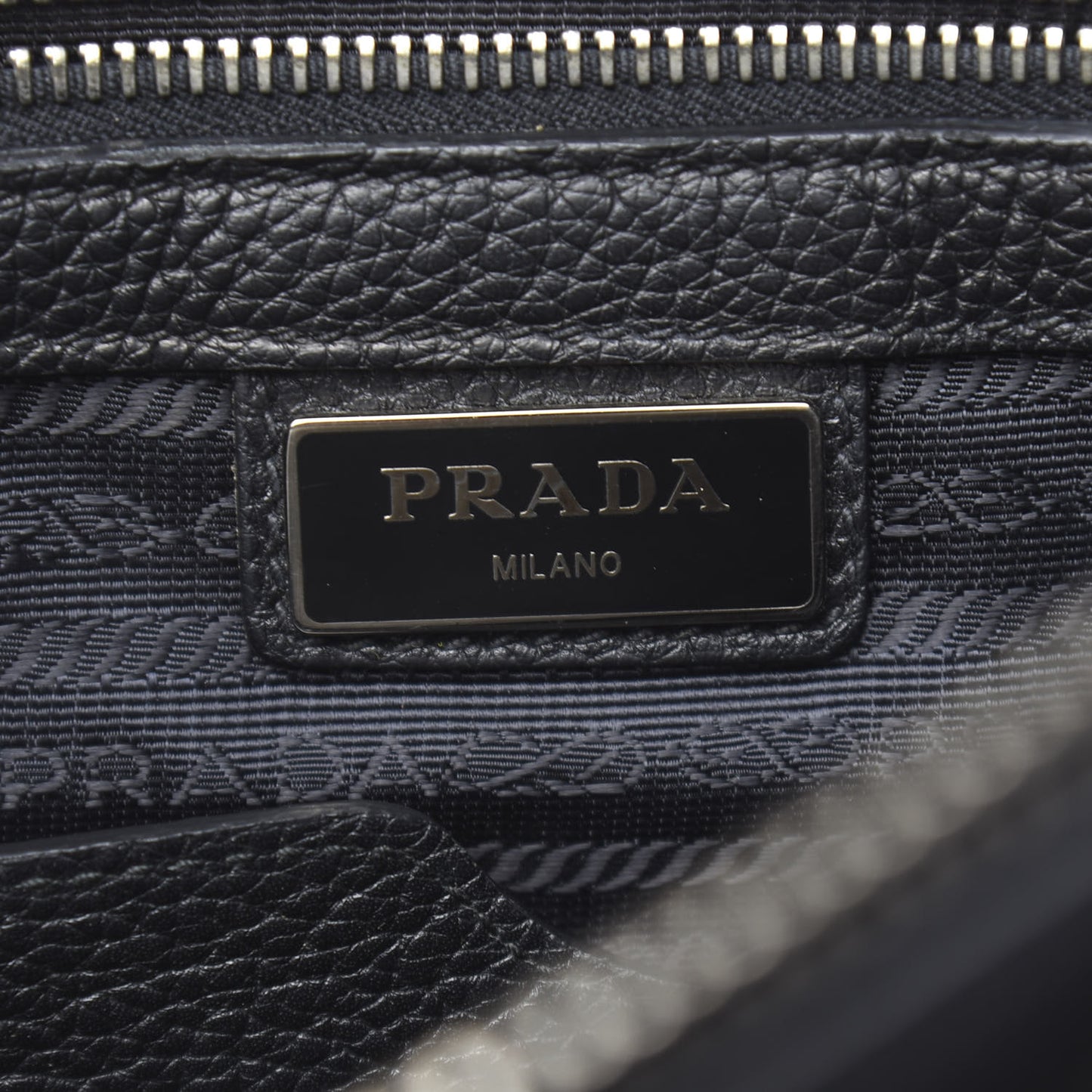 Vitello Daino Tote Black