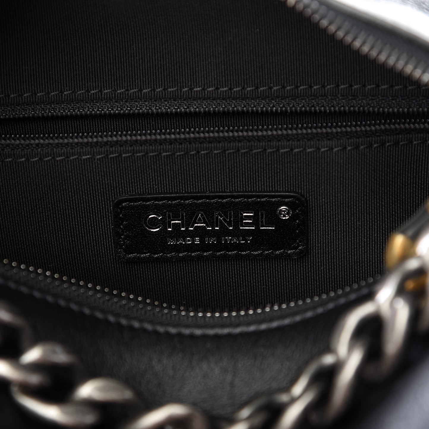Calfskin Chain 20s Signature Hobo Black