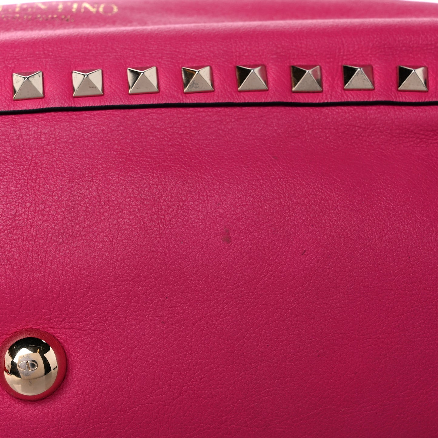 Vitello Medium Rockstud Tote Fuxia