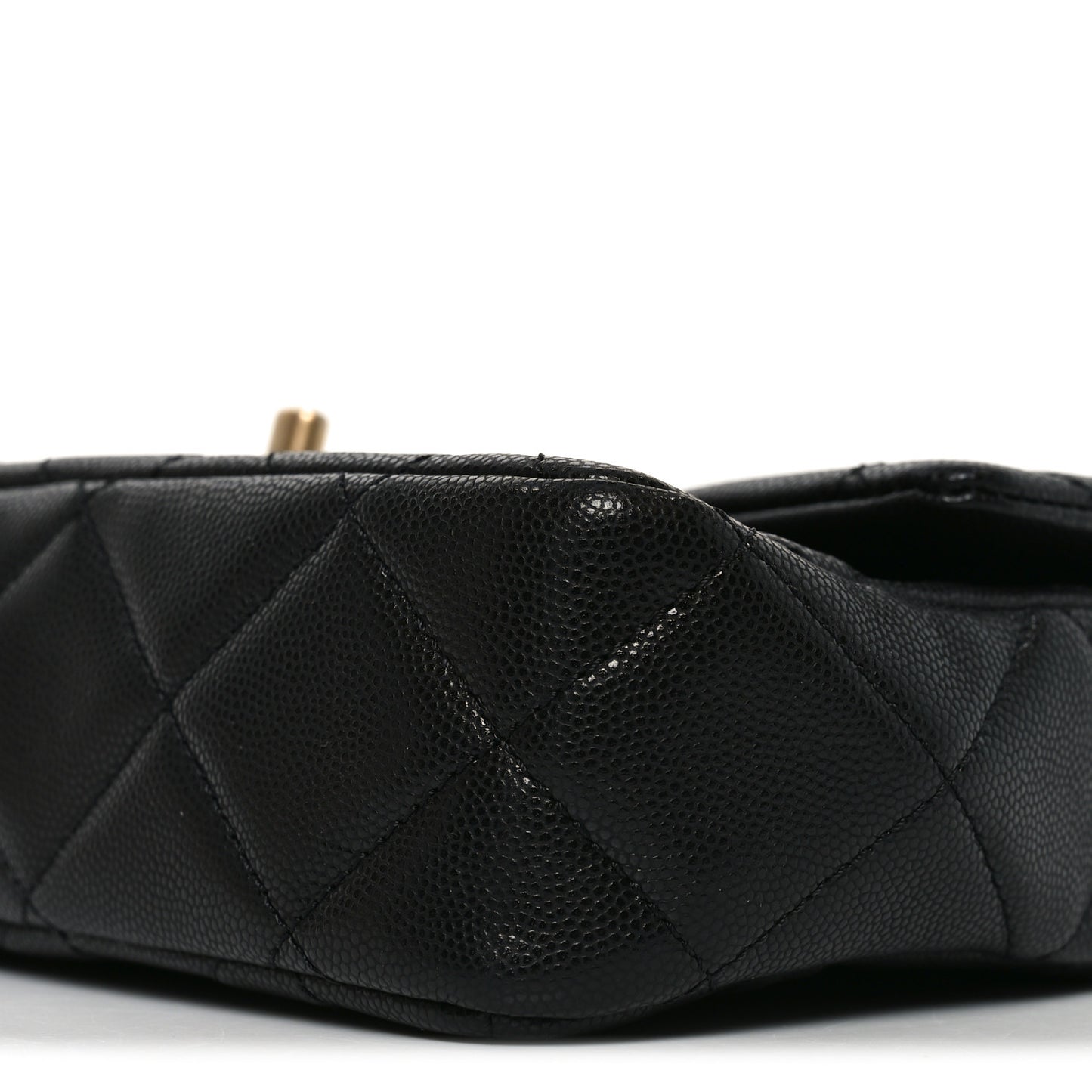 Caviar Quilted Chain Messenger Flap Bag Black