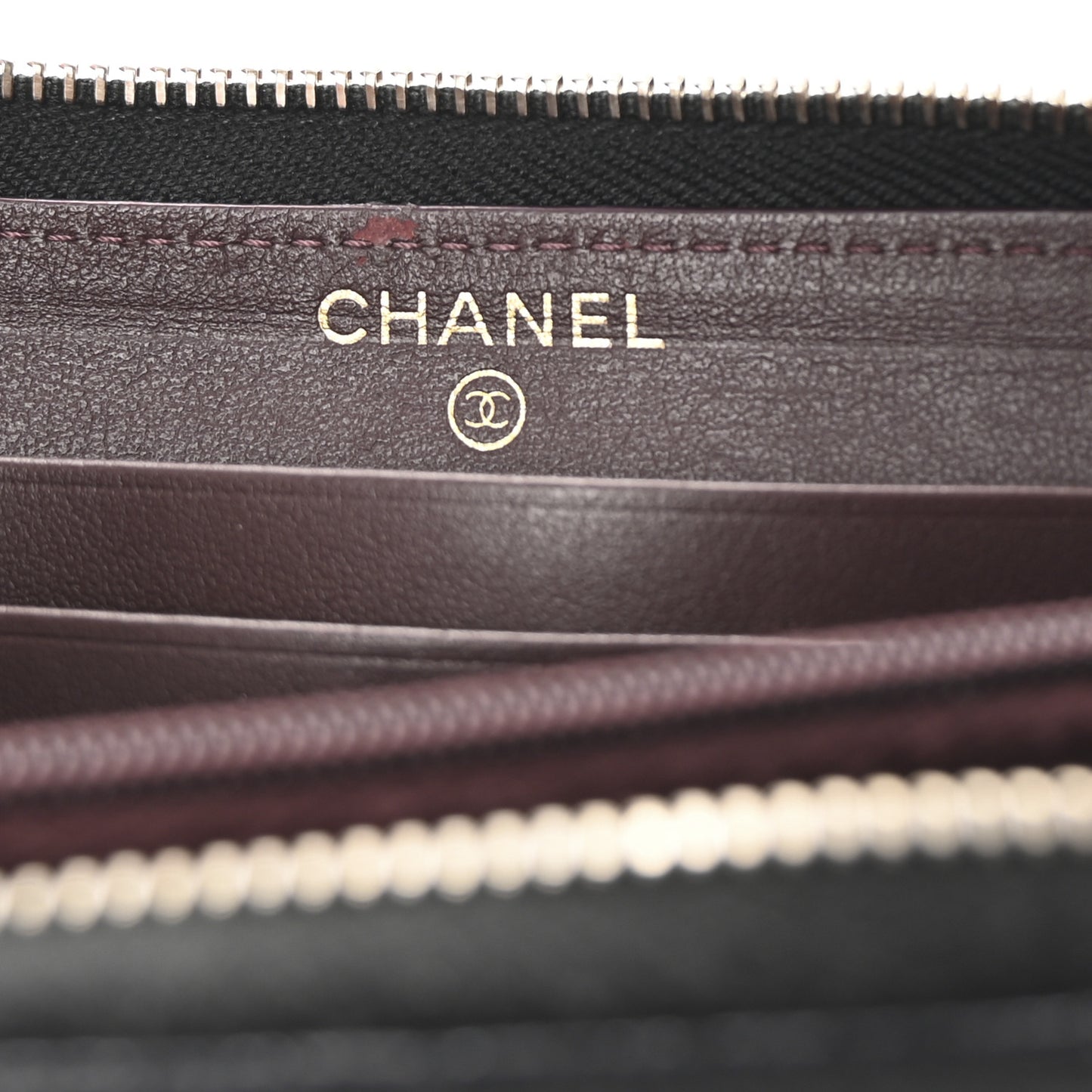 Caviar Quilted Medium Zip Around Wallet Black