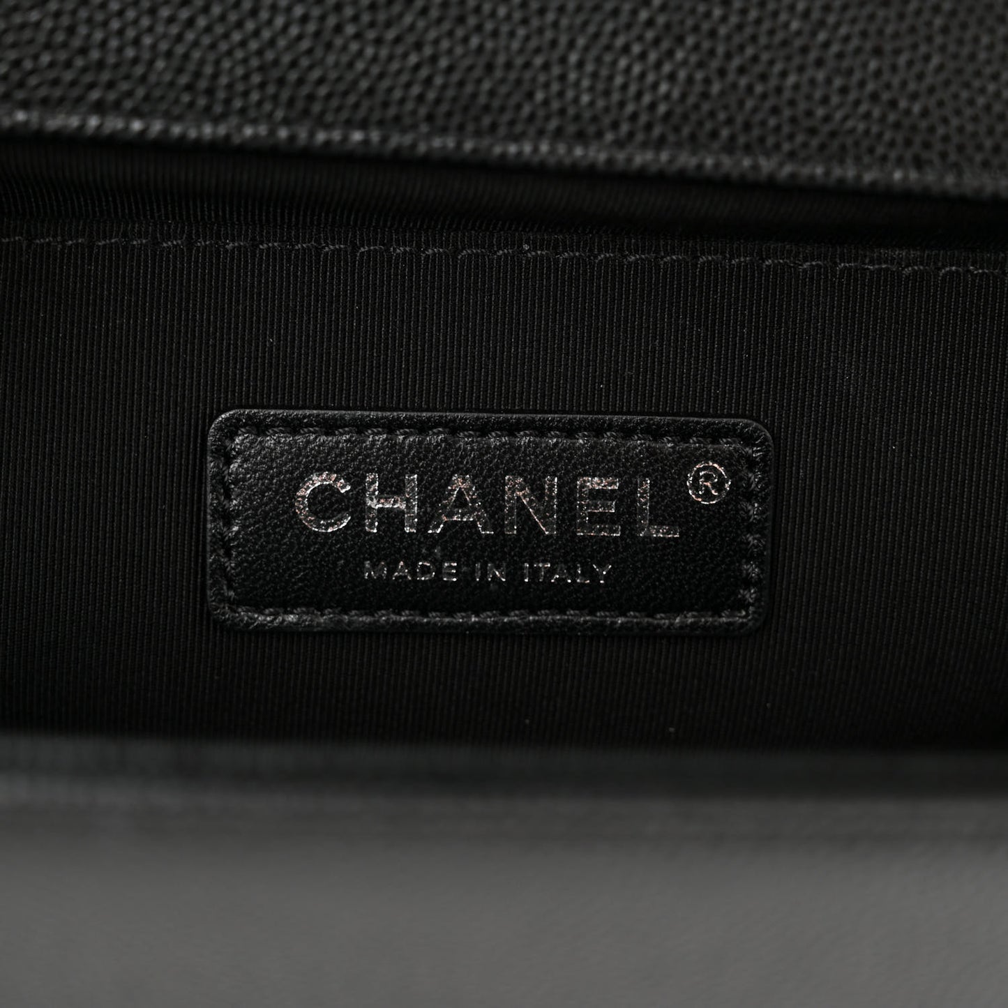 Caviar Quilted Medium Boy Flap Black