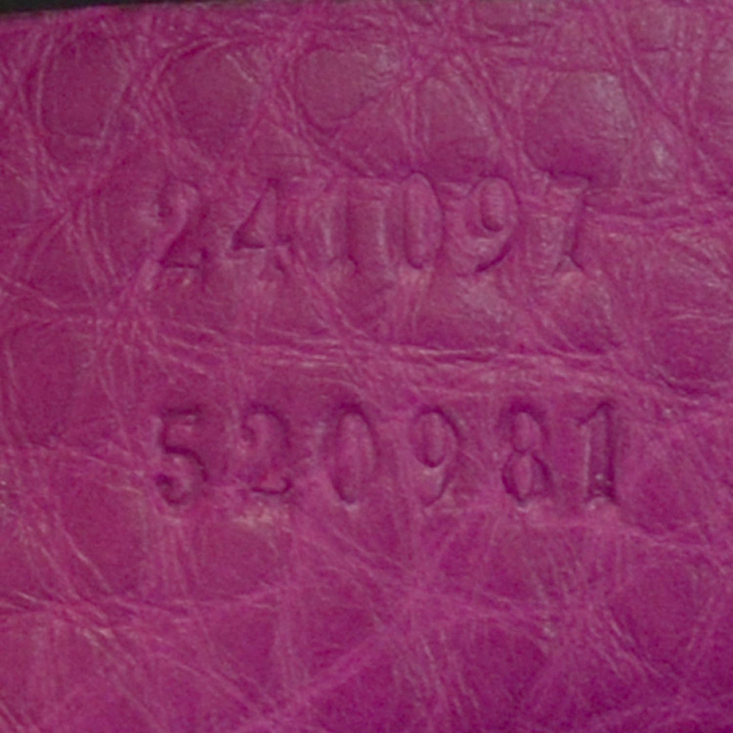 Guccissima Neoprene Techno Tag Medium Boston Magenta