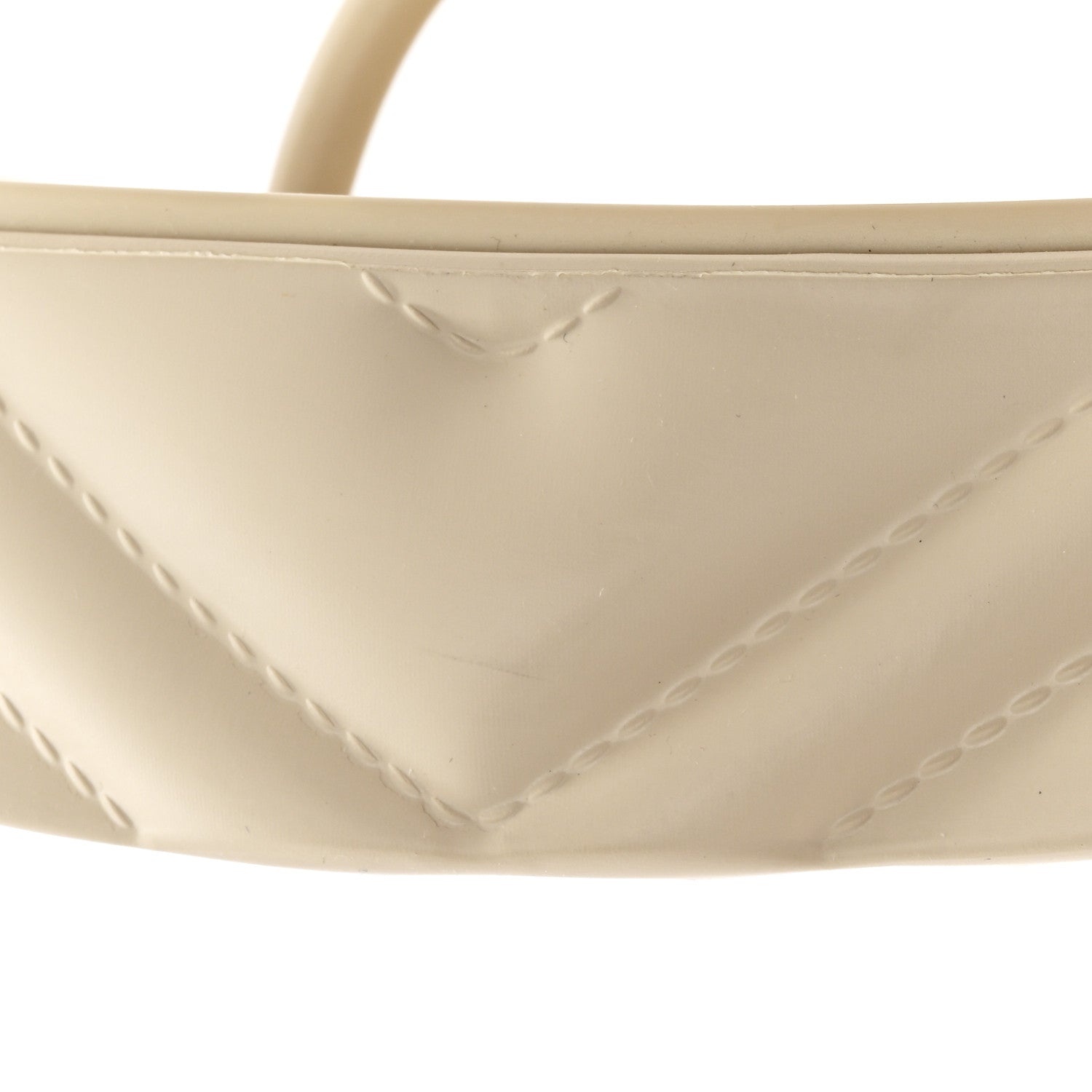 Gucci Rubber Chevron Logo Embossed Womens Thong Platform Sandals 37 White 10 of 11