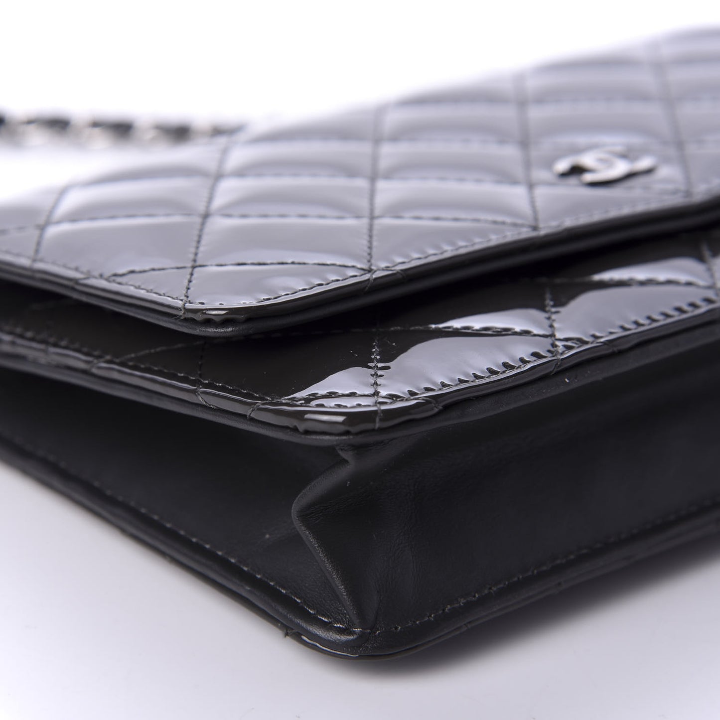 Patent Quilted Wallet On Chain WOC Black