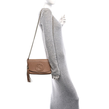 Gucci Pebbled Calfskin Medium Soho Flap Crossbody Camelia 2 of 10