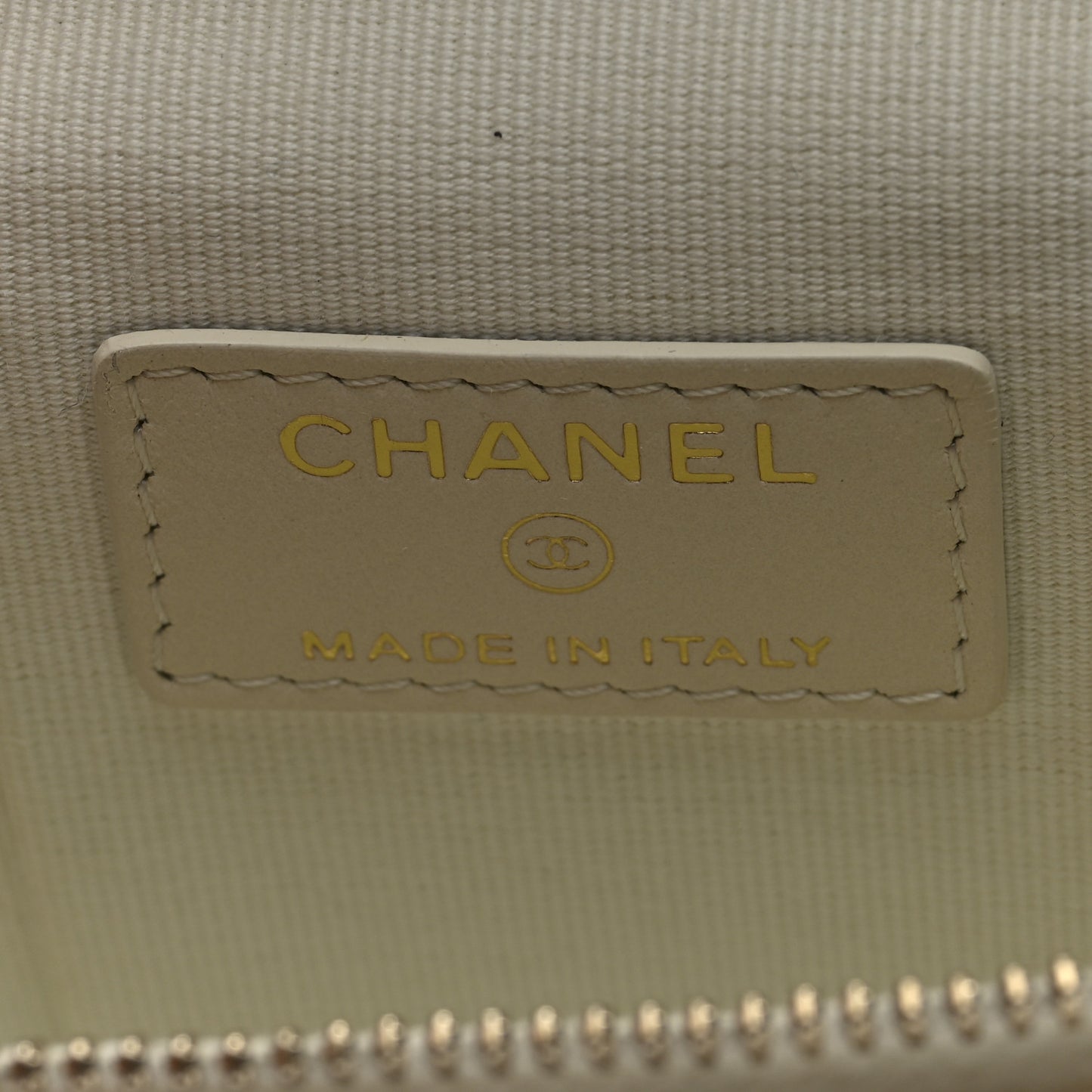 Caviar Quilted Small Handle With Care Vanity Case With Chain White