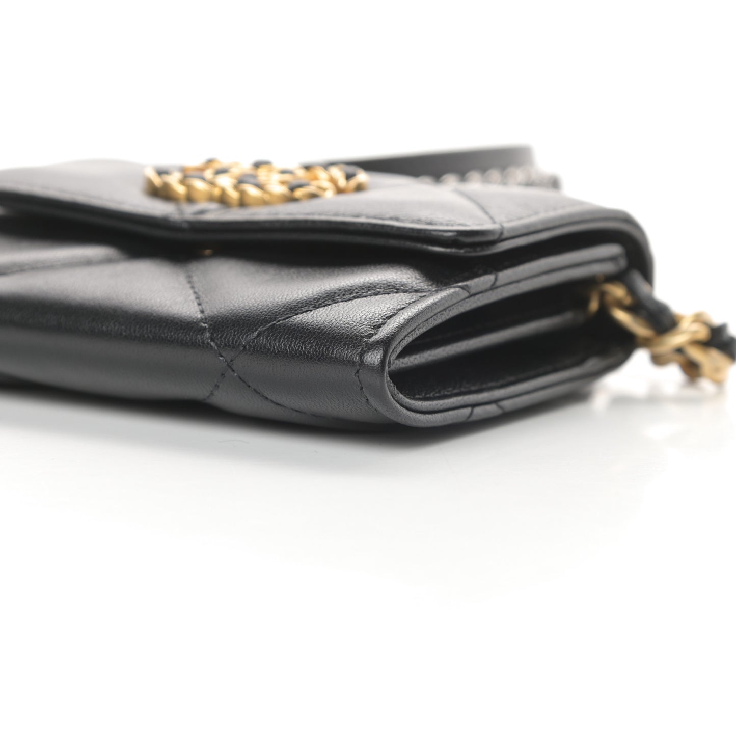 Shiny Goatskin Quilted Chanel 19 Flap Coin Purse With Chain Black