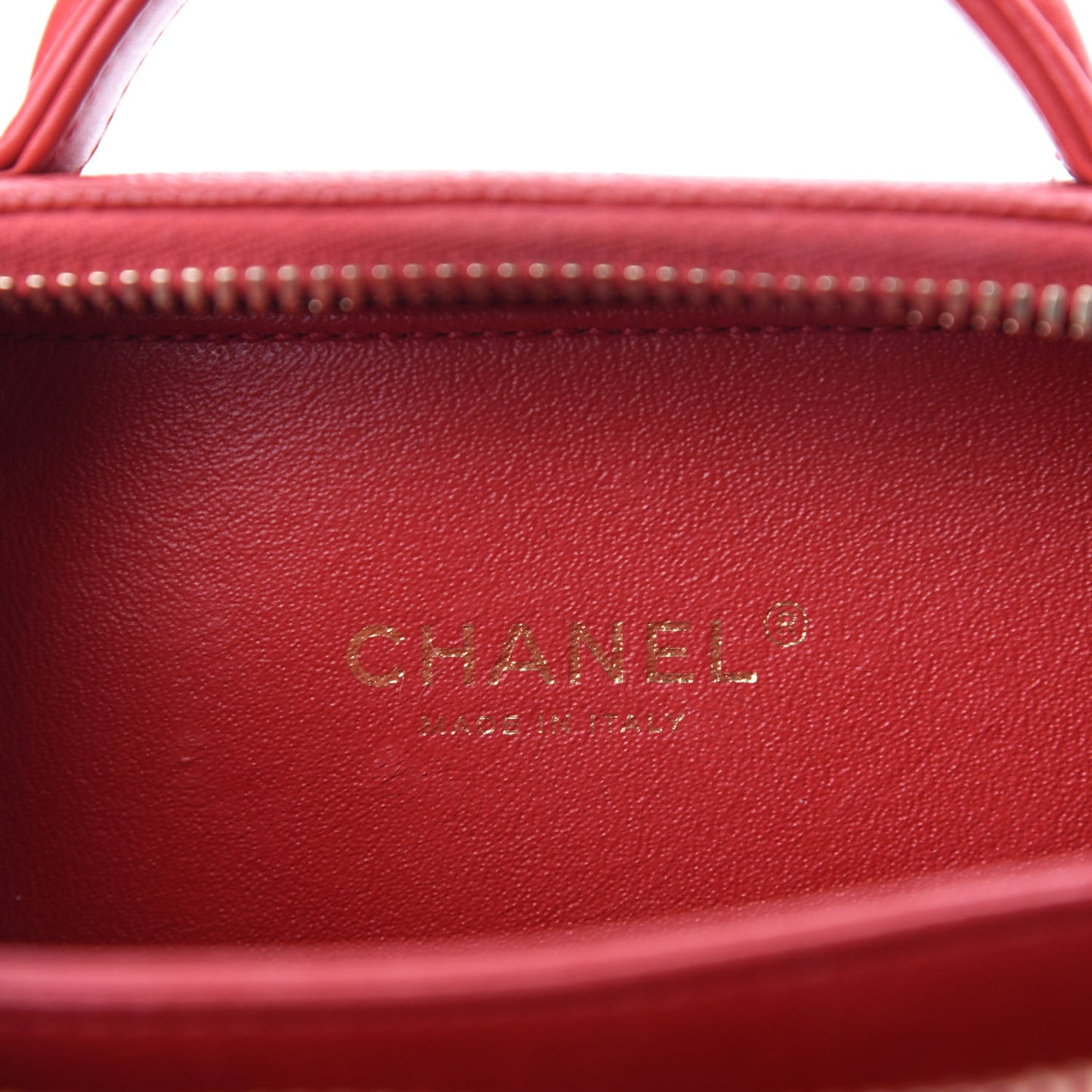 Caviar Quilted Small CC Filigree Vanity Case Red