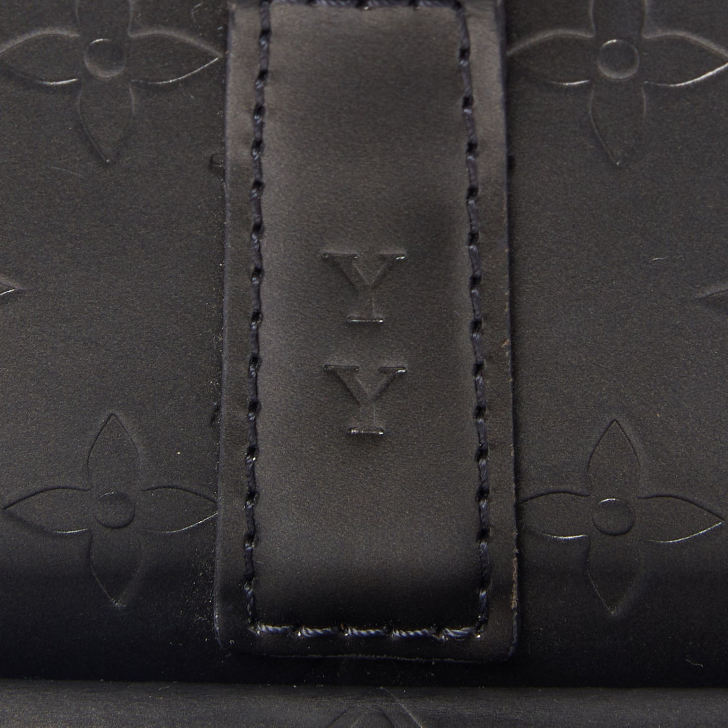 Mat Monogram Willwood Black