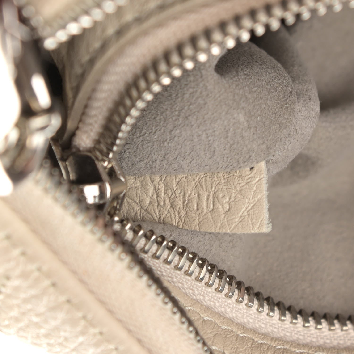Louis Vuitton Mahina Selene PM Ivory 8 of 21