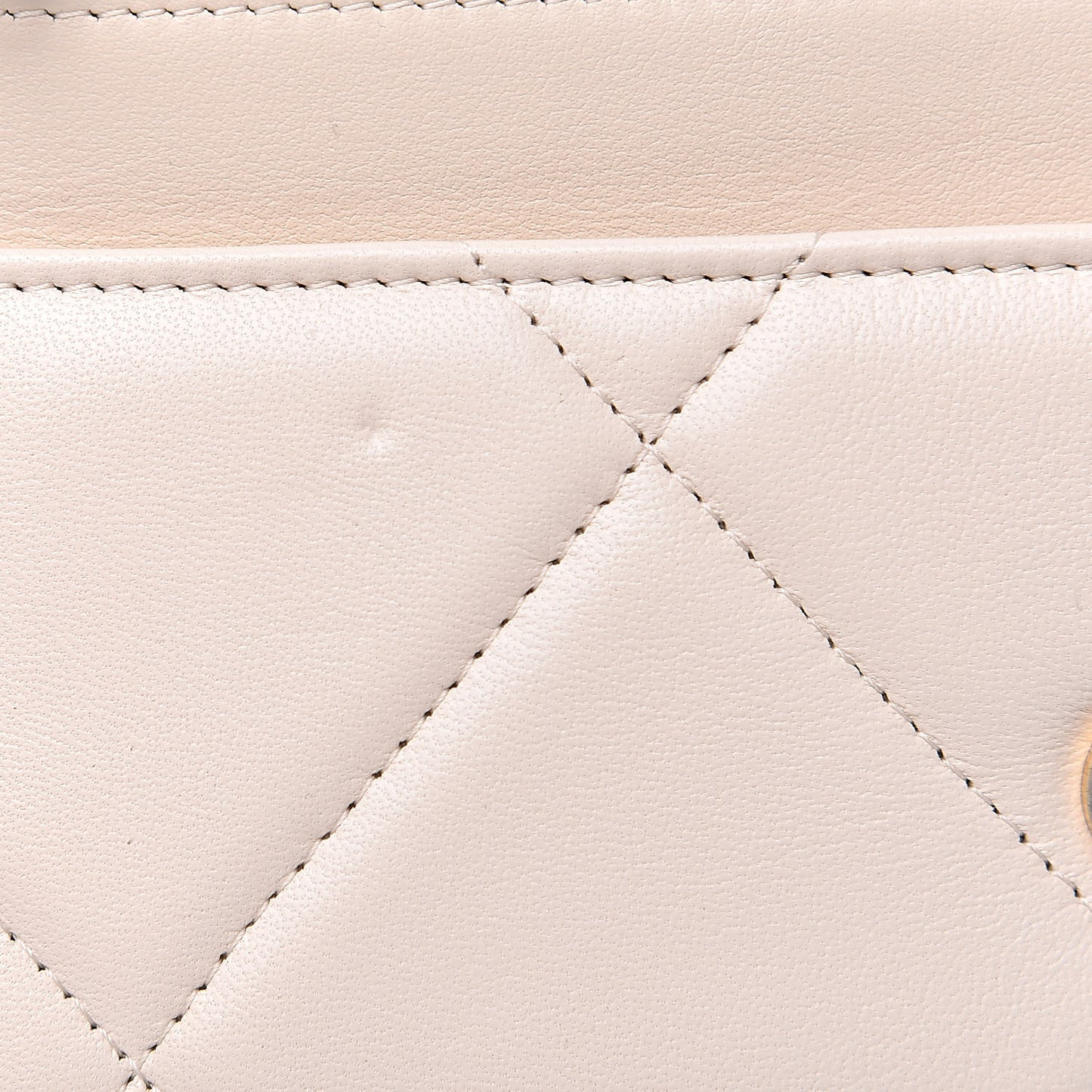 Goatskin Quilted 19 Wallet On Chain WOC Light Beige