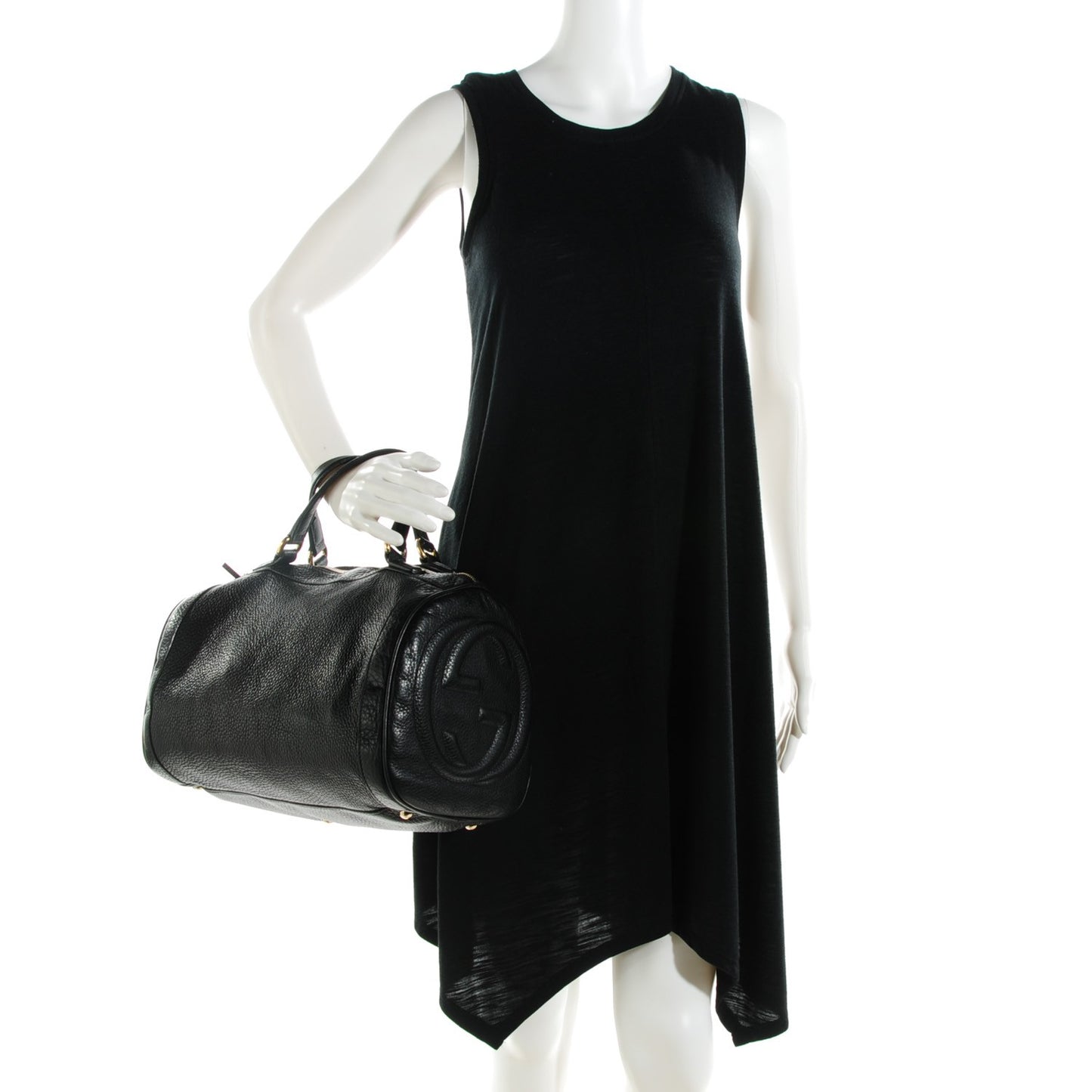 Pebbled Calfskin Medium Soho Boston Black