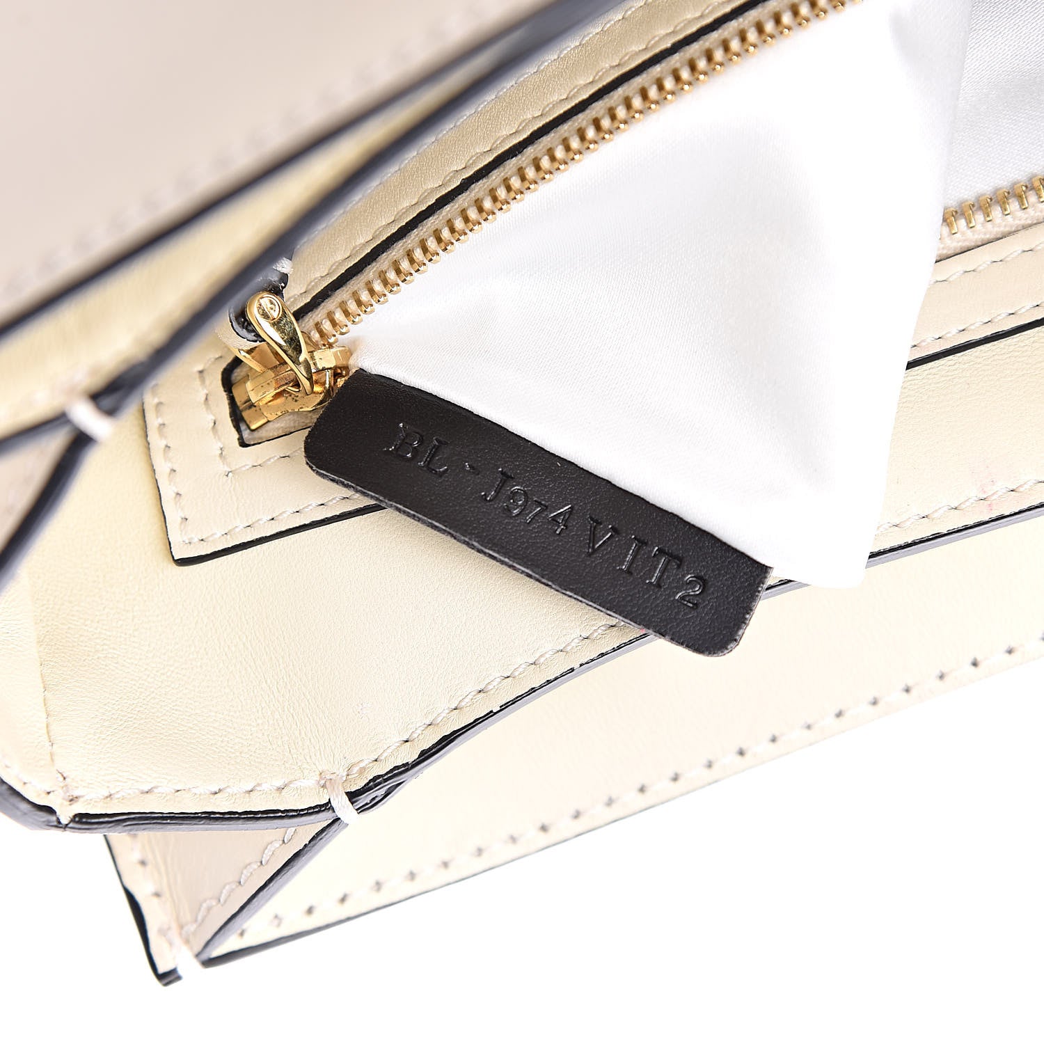 Valentino Garavani Vitello B-Rockstud Flap Light Ivory 7 of 10