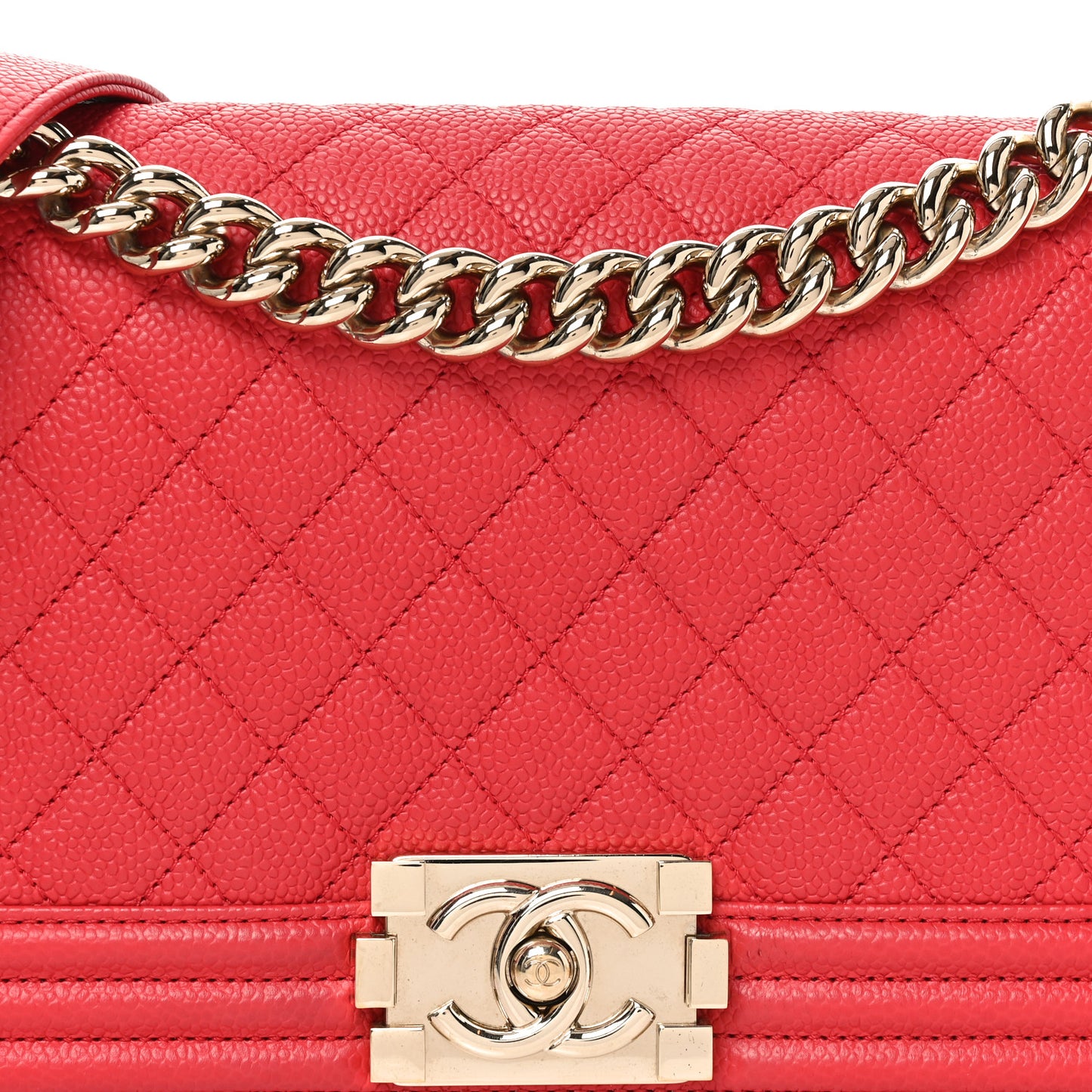 Caviar Quilted Medium Boy Flap Red