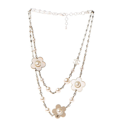 Chanel Pearl Flower CC Necklace Gold 3 of 4