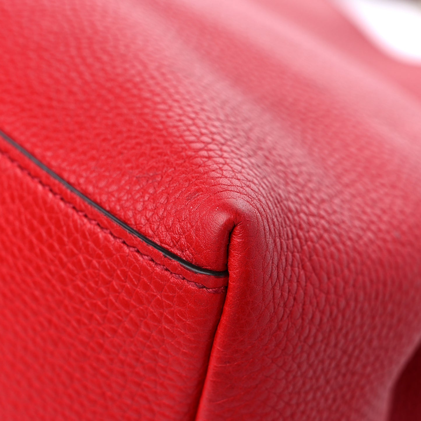 Cellarius Calfskin Medium Soho Chain Shoulder Bag Vibrant Red