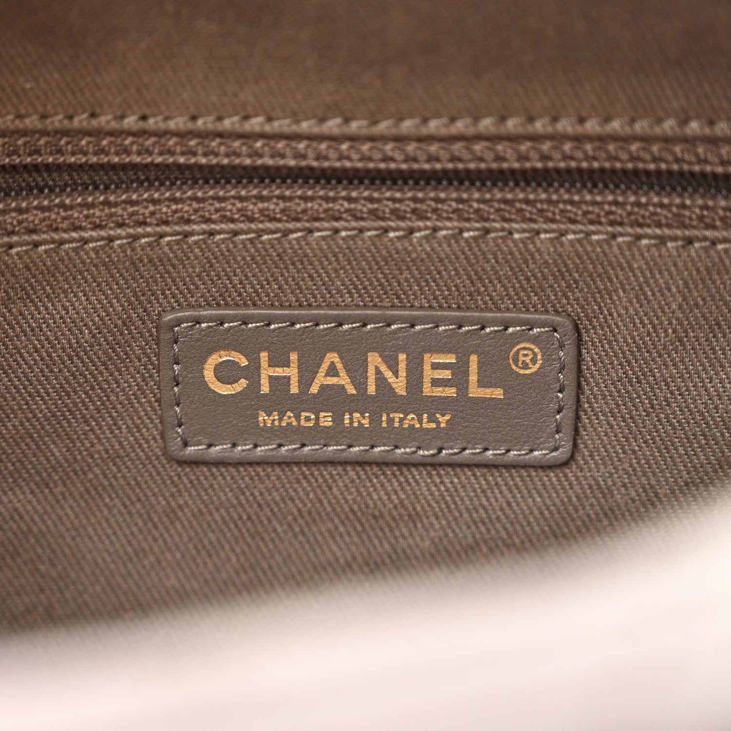 Chanel Shiny Calfskin Goatskin Quilted Coco Curve Vanity Grey 6 of 11