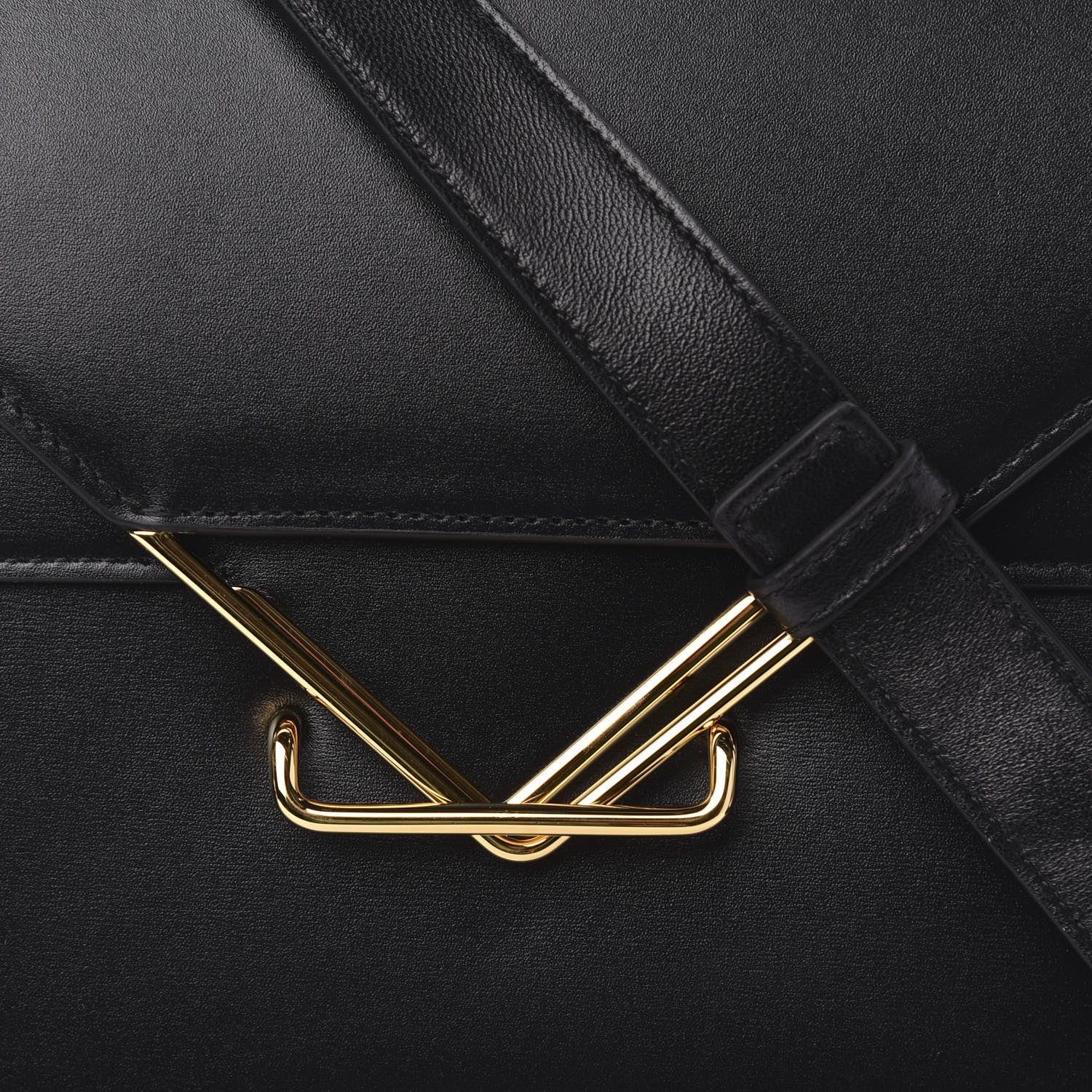 Bottega Veneta Box Calfskin Nappa Clip Bag Black 9 of 9