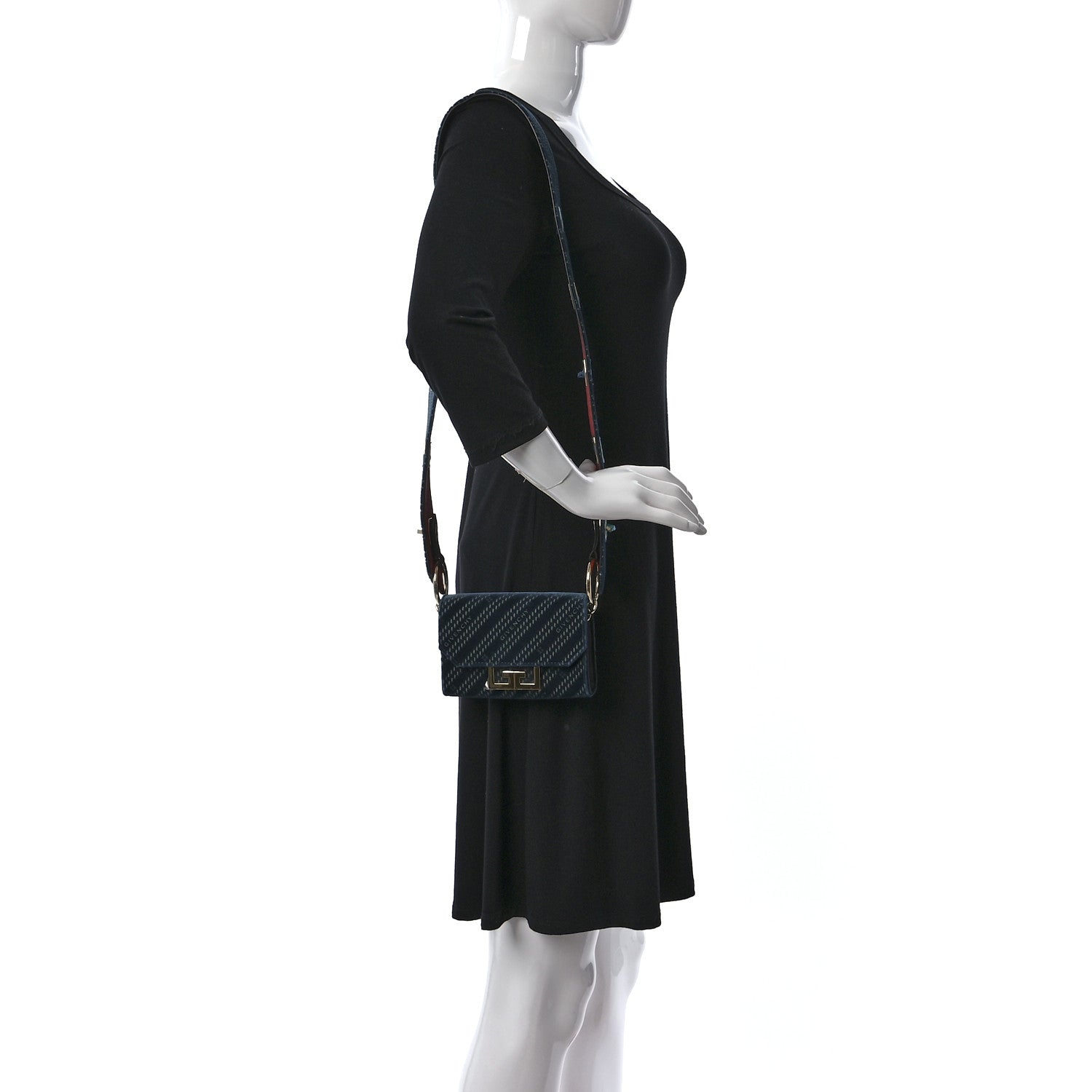 GIVENCHY ジバンシィ Eden Velvet Crossbody Bag エデン ヴェルヴェット クロスボディ バッグ ショルダー ブルー Givenchy Velvet Logo Nano Eden Shoulder Bag Blue 1191673