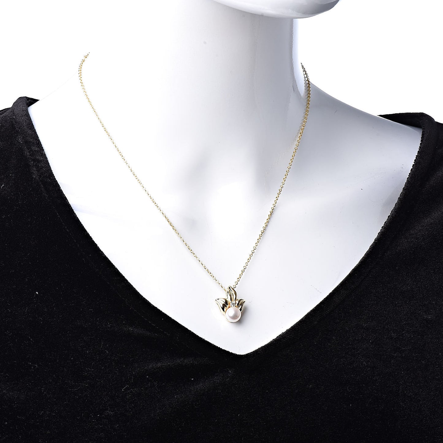 18K Yellow Gold Diamond 7mm Pearl Pendant Necklace