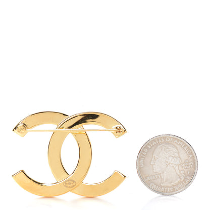 Chanel Metal Paris Button CC Large Brooch Gold 2 of 4