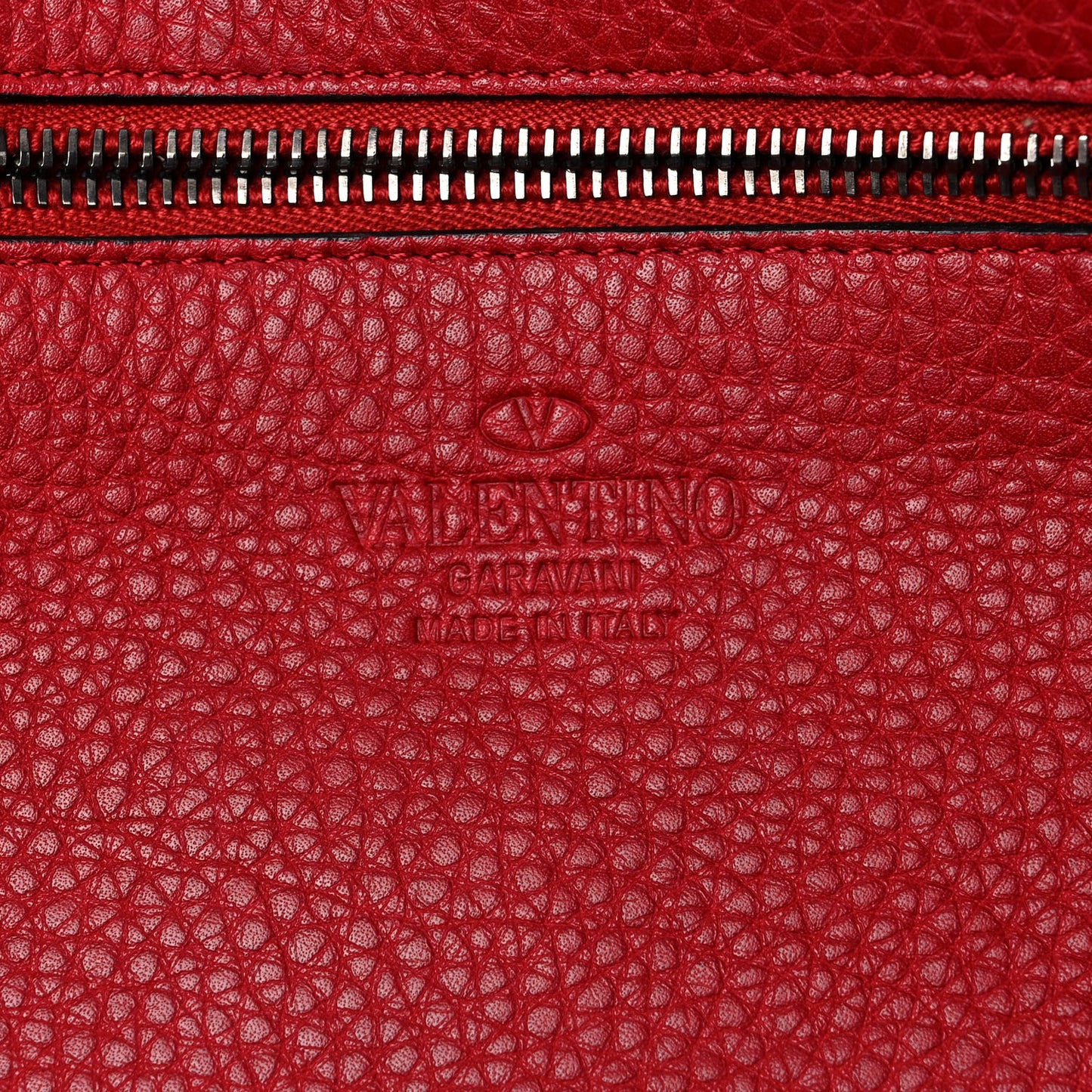 Pebbled Calfskin Medium Rockstud Tote Rosso Valentino