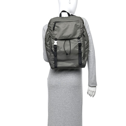 Prada Tessuto Nylon Montagna Double Buckle Backpack Militare 2 of 11