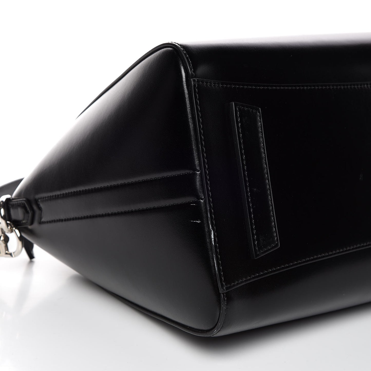 Shiny Lord Calfskin Medium Antigona Black