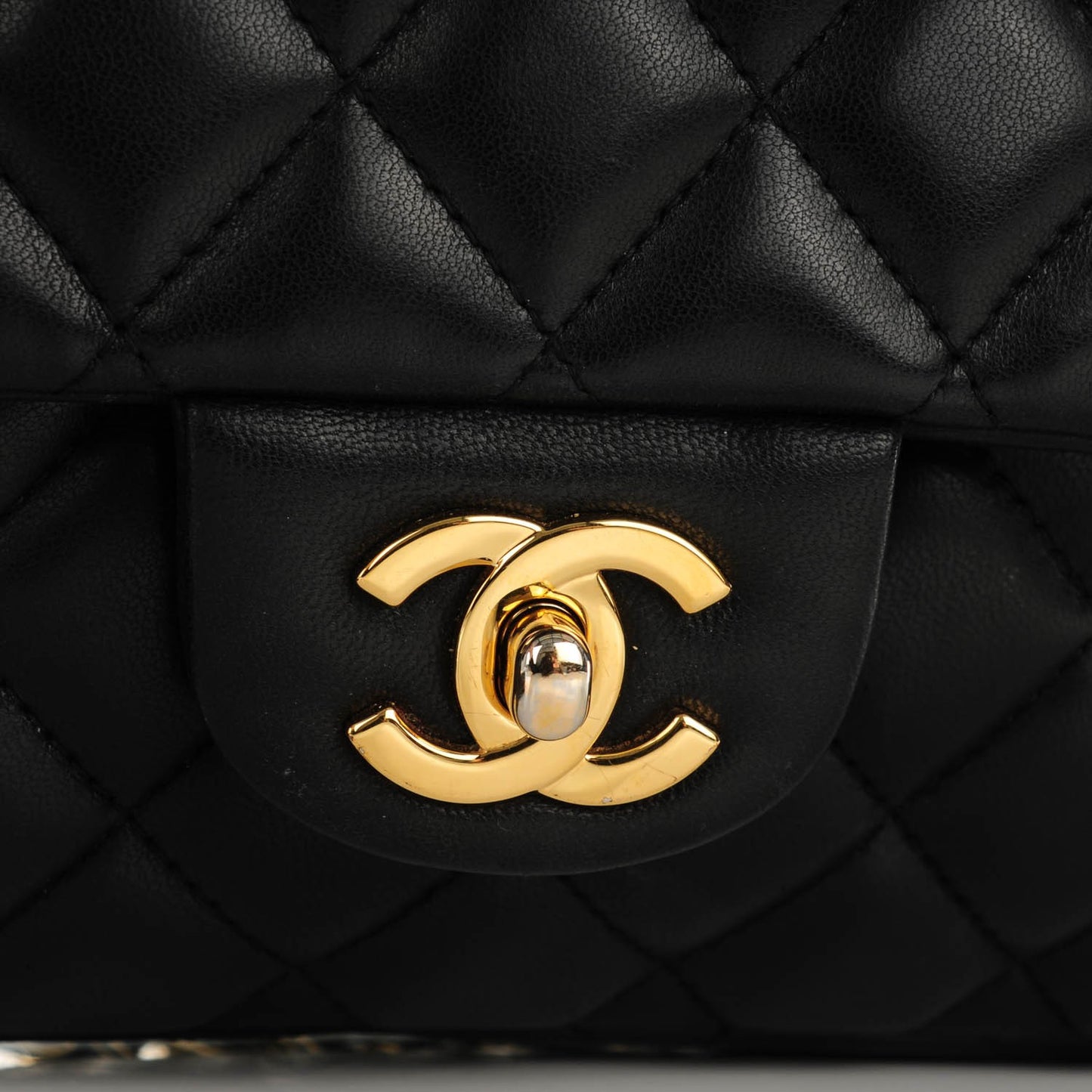 Lambskin Quilted East West Flap Black