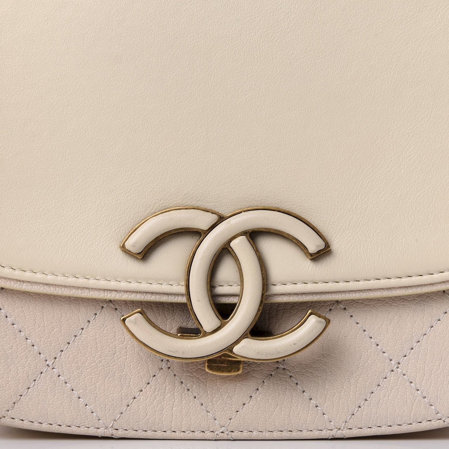 Chanel Shiny Calfskin Goatskin Quilted Medium Coco Curve Messenger Flap White 8 of 8