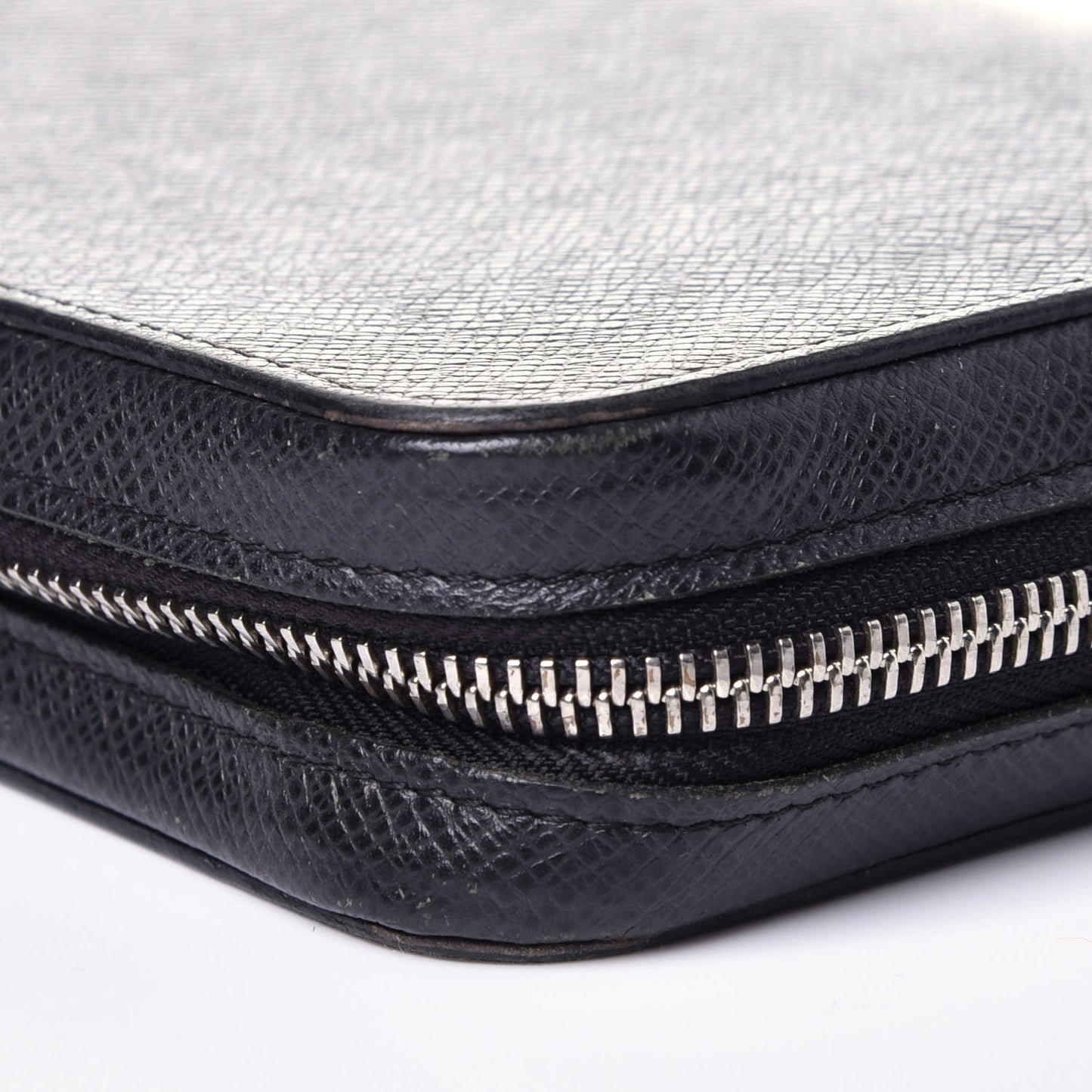 Taiga Zippy XL Wallet Black