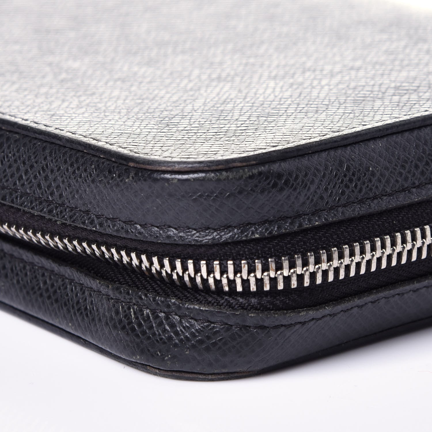 Louis Vuitton Taiga Zippy XL Wallet Black 7 of 9