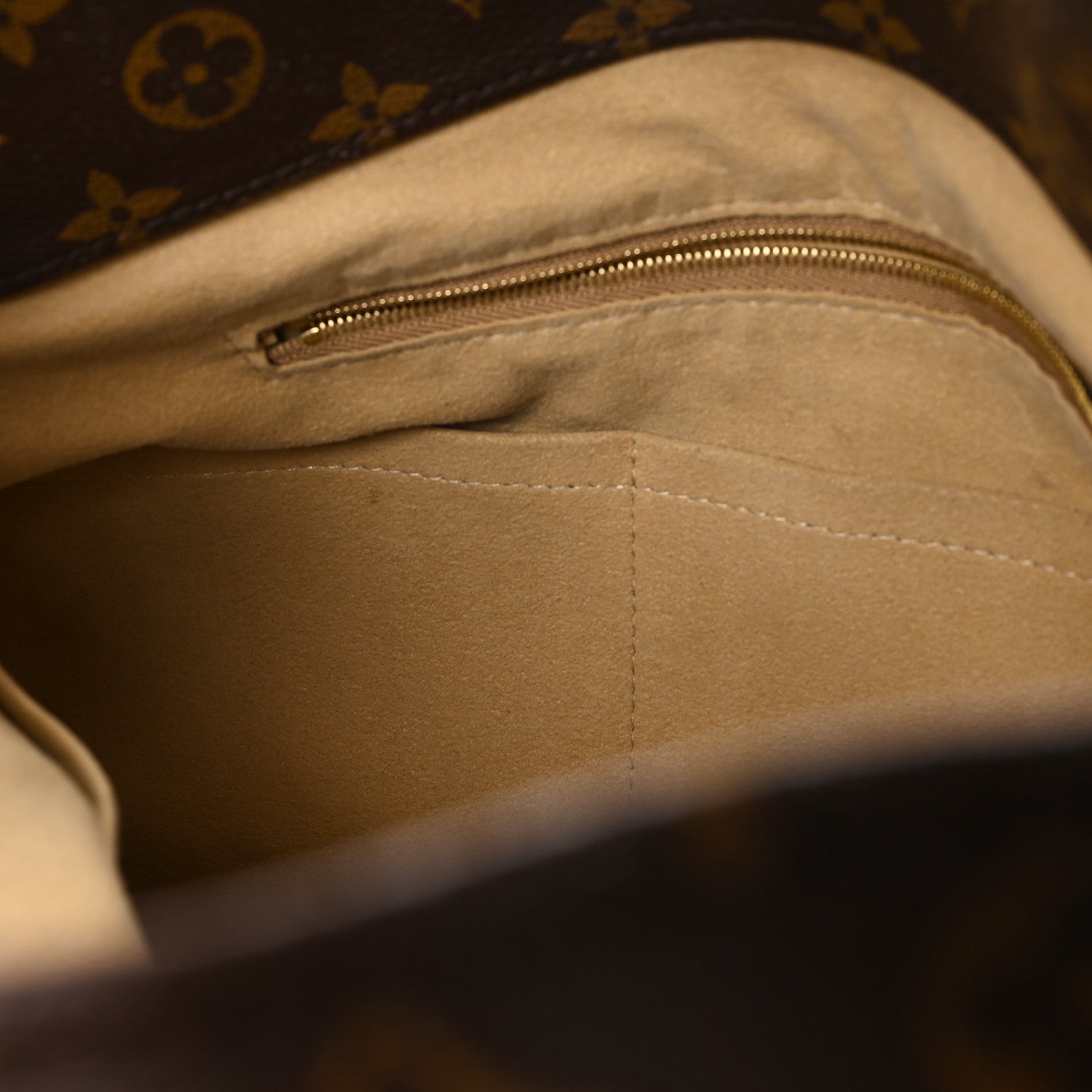 Louis Vuitton Monogram Artsy MM 12 of 12