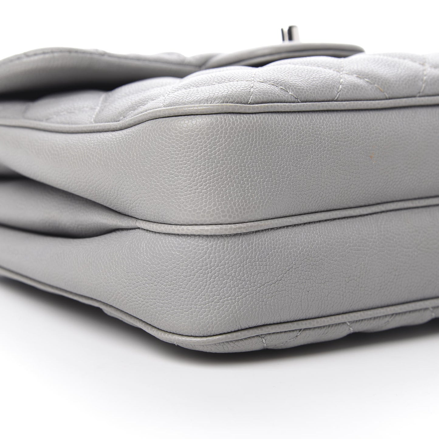 Caviar Quilted Medium Urban Companion Flap Grey